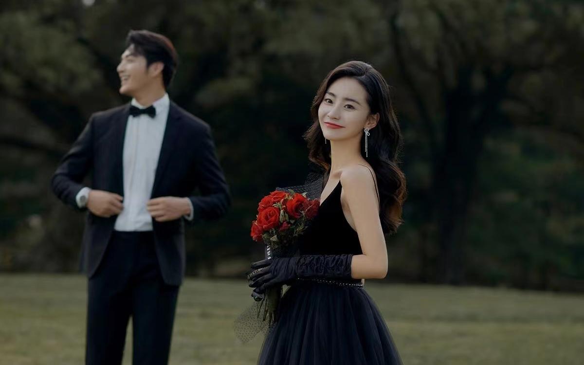 【鹿嶼映畫】黑紗草坪婚紗照狠狠出片