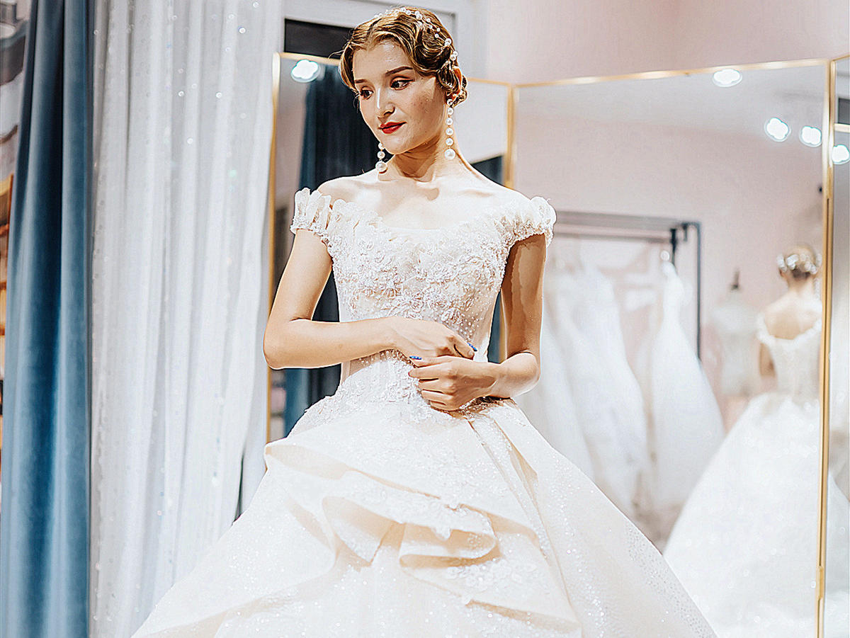 女王气质款主纱婚纱 套餐