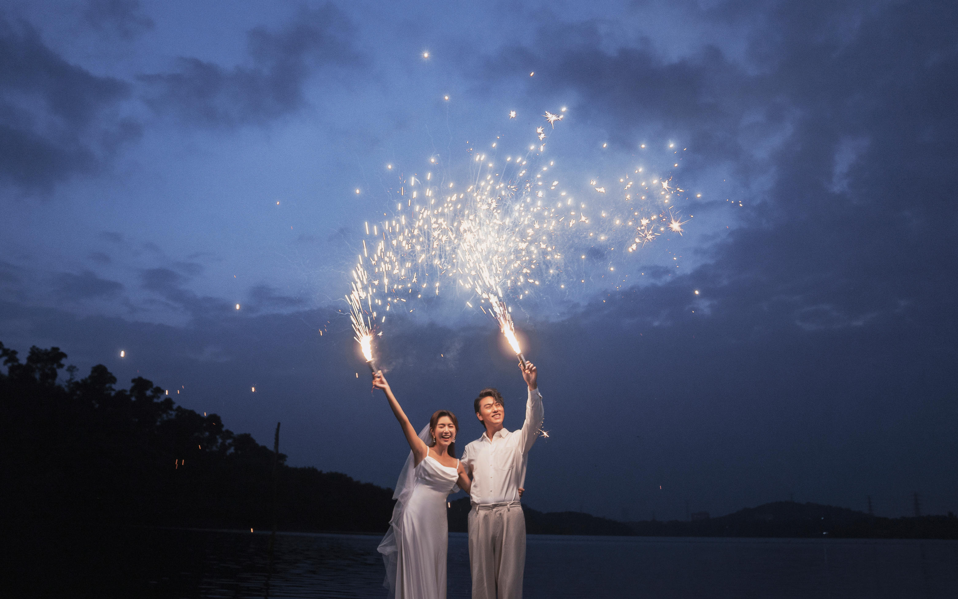 氛围感夜景婚纱照 与你共赴浪漫之约