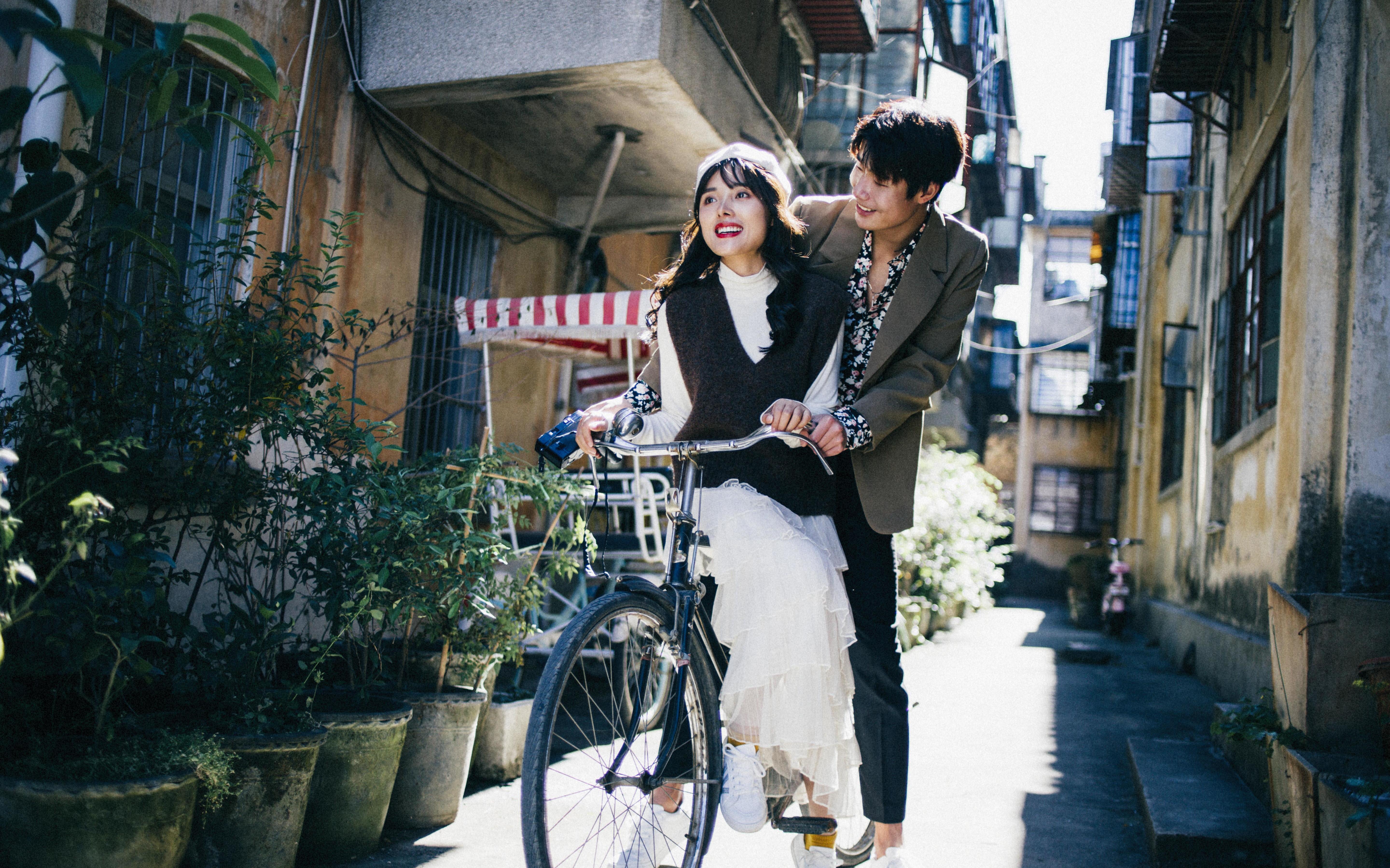 【绿皮火车照相馆】厦门&大理旅拍婚纱照/高级定制