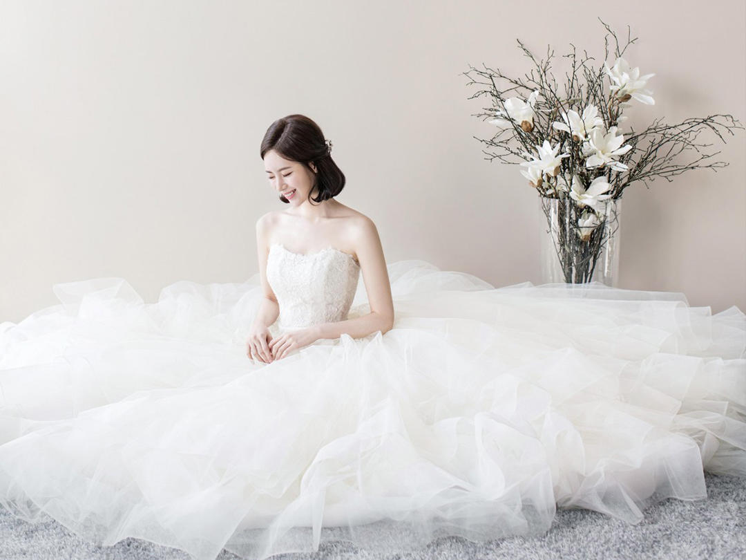 【超值租赁】婚纱三件套 +化妆总监新娘跟妆