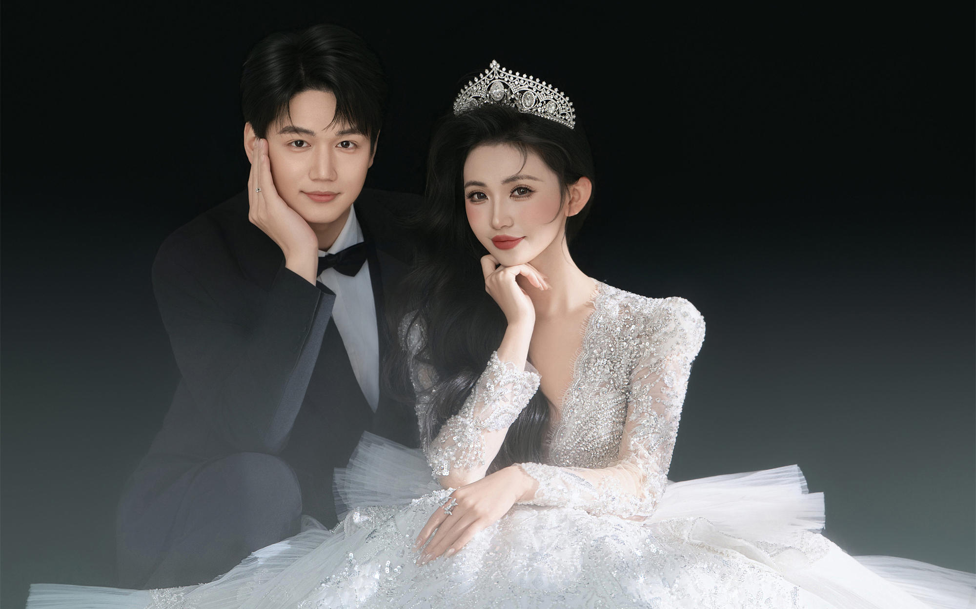 被閨蜜狂求同款??黑背景婚紗照也太高級了