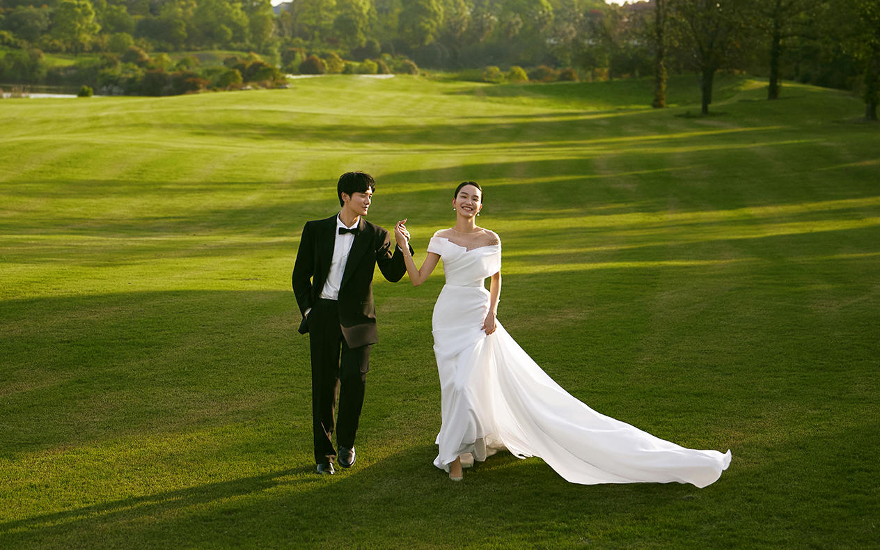 『浪漫定义』🍃无限心动的草坪婚纱照
