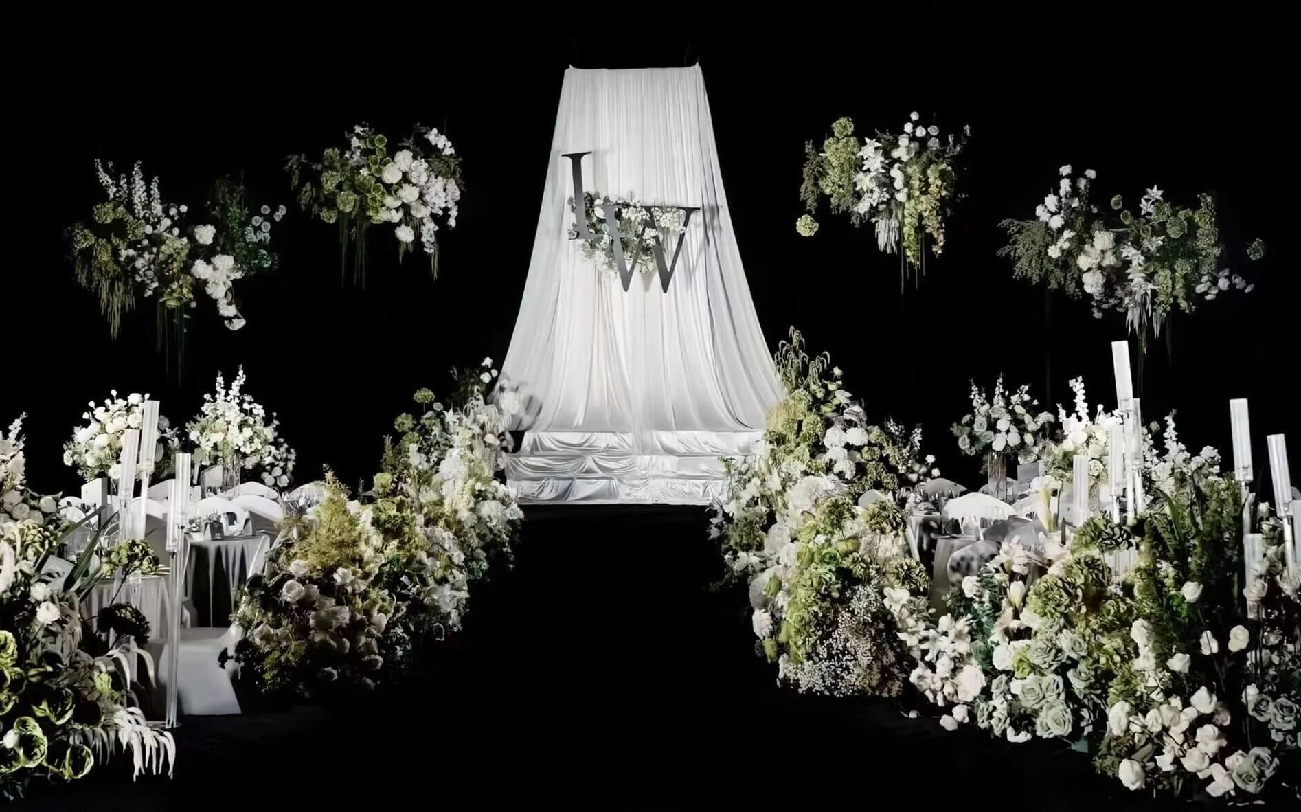 小預(yù)算白綠韓式布幔婚禮 人們能聯(lián)想到的代表色總是