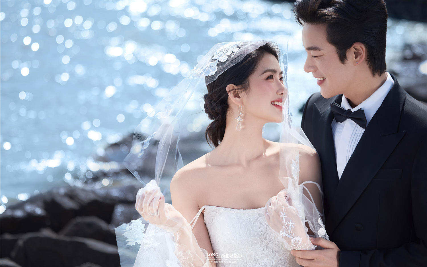 太有感觉了！海边婚纱照就是氛围感的神