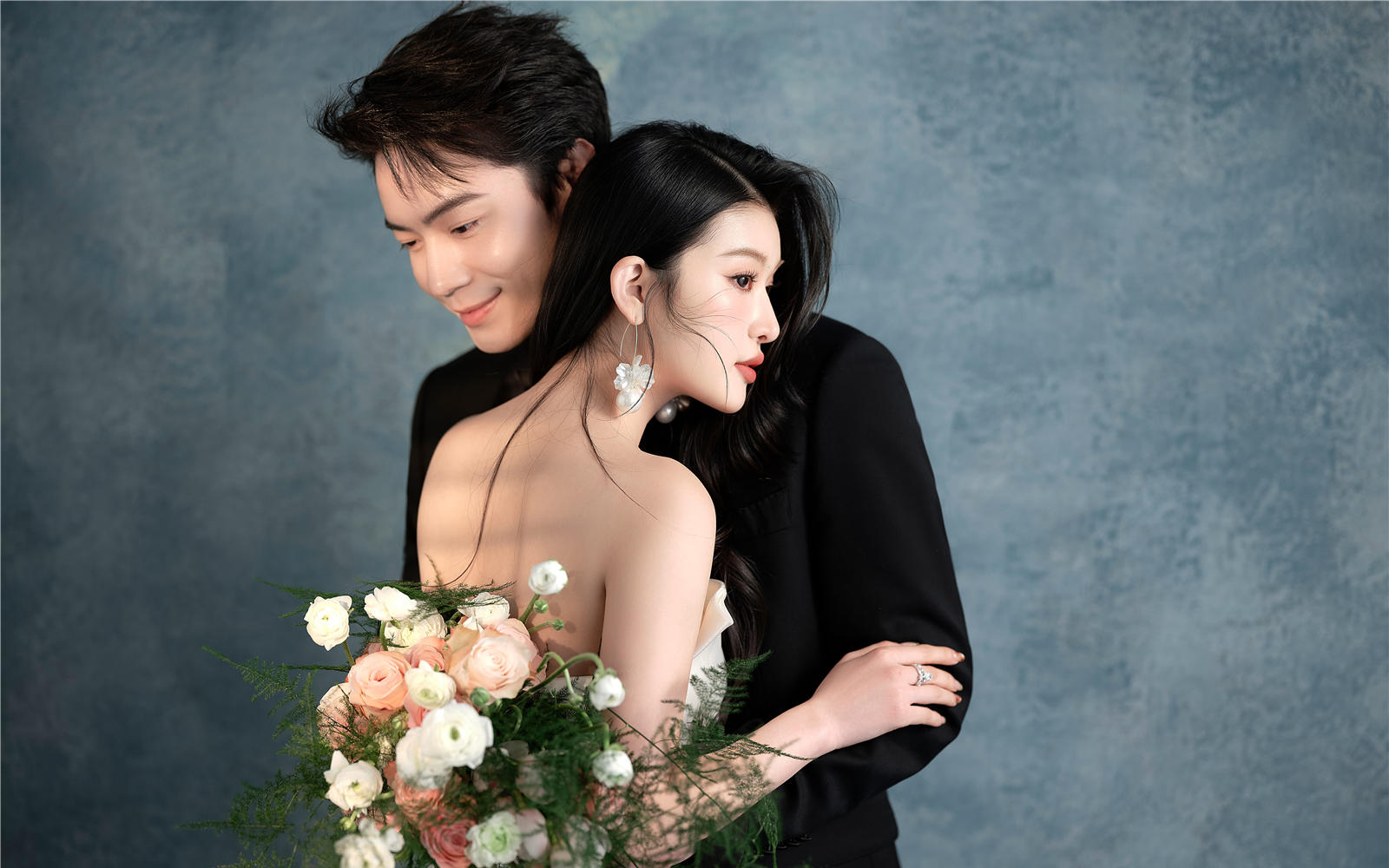 聽勸??拍出電影感油畫婚紗照，美到挪不開眼???