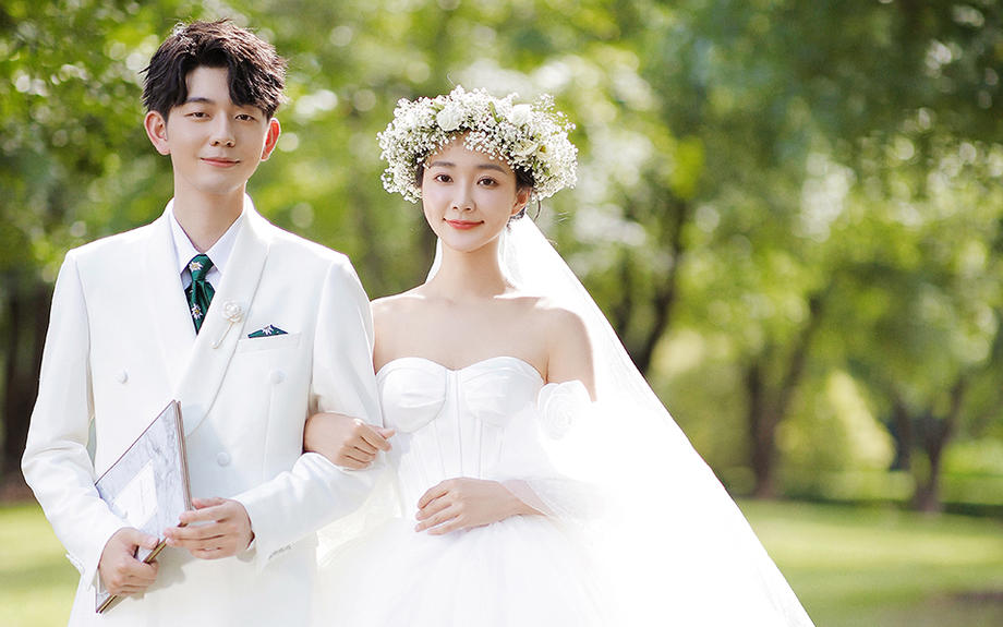 谁又能拒绝纯少女感的唯美婚纱照呢