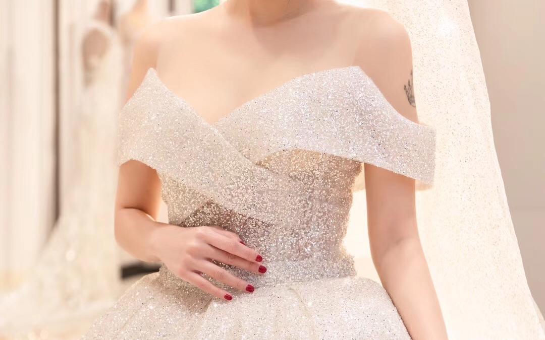 2019新款森系奢华显瘦一字肩