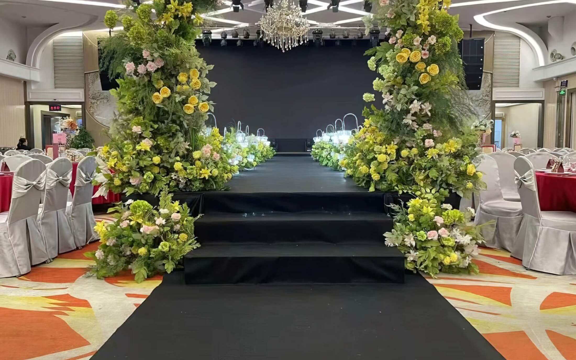 冲 小清新大屏婚礼布置