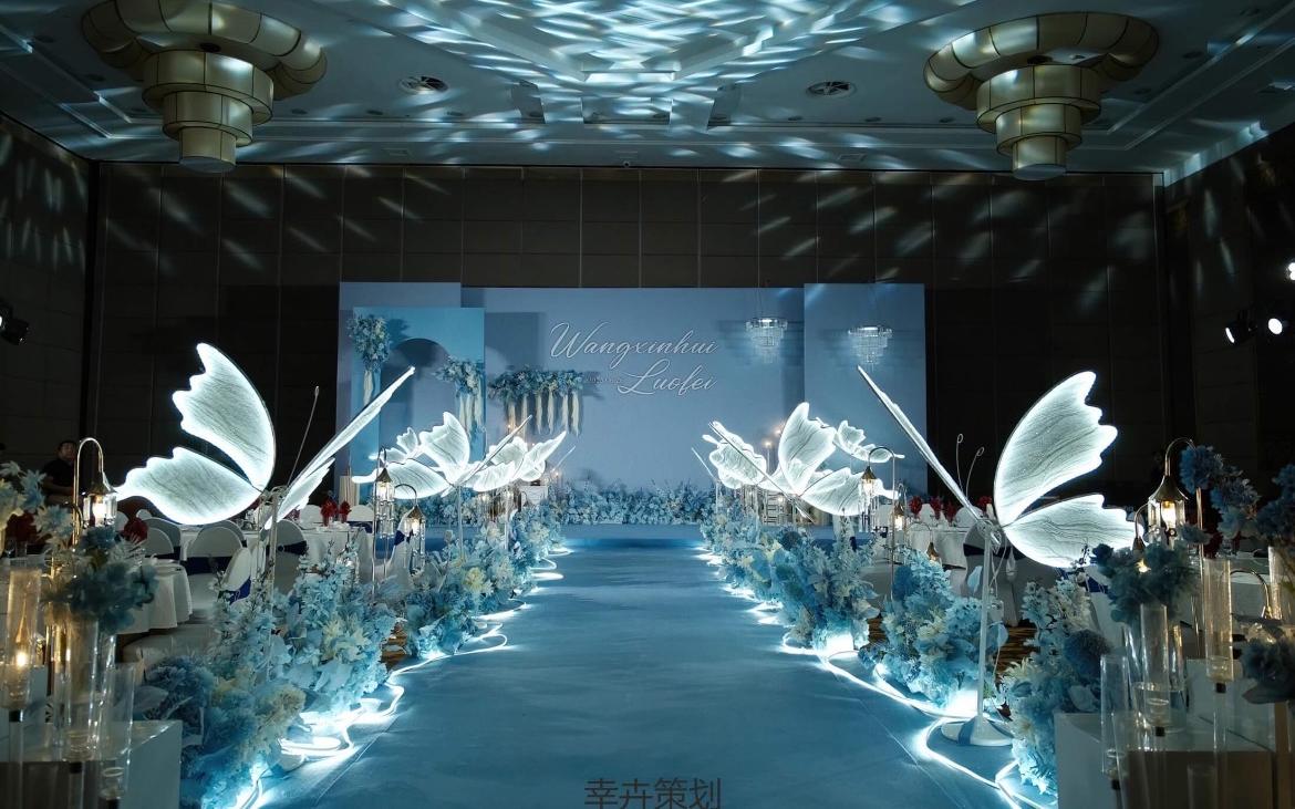 夢幻藍調(diào)西式婚禮，浪漫儀式感十足