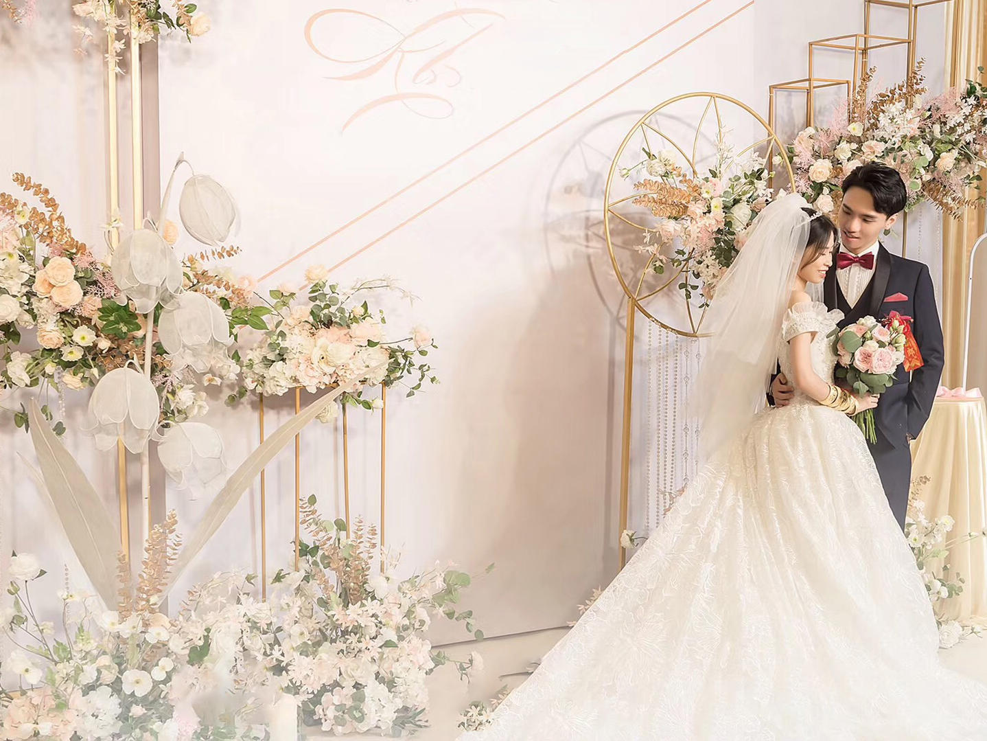 高雅、大气的香槟裸色婚礼，来一场“裸色公主风”