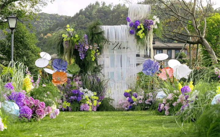 彩花白纱｜解锁童话感山野草坪婚礼