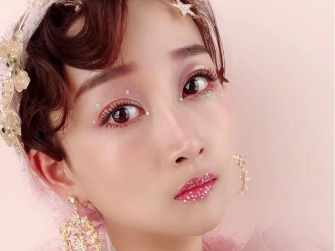 【洛维思婚纱】伴娘服加高级化妆师全天跟妆