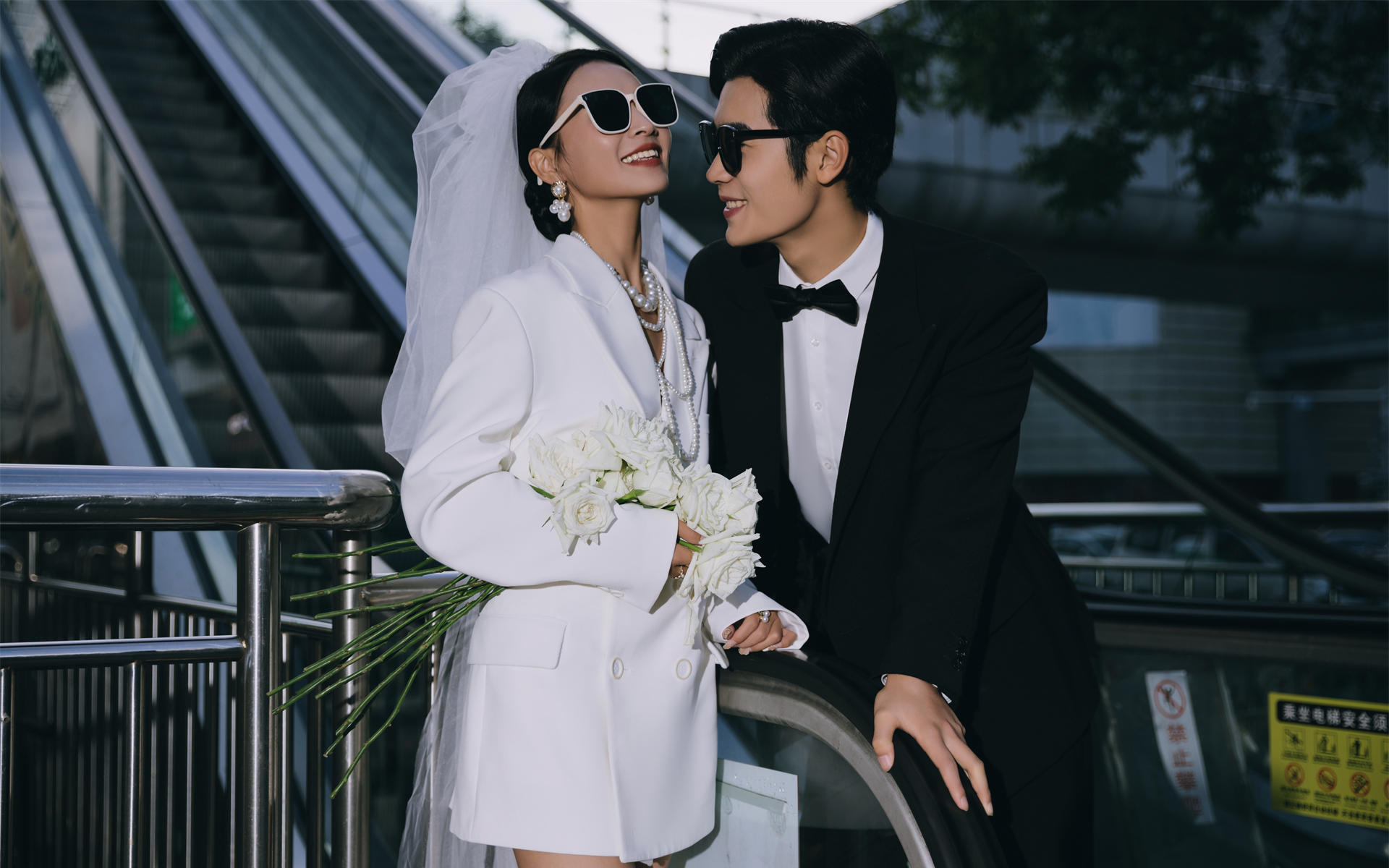 小眾街拍風(fēng)婚紗照