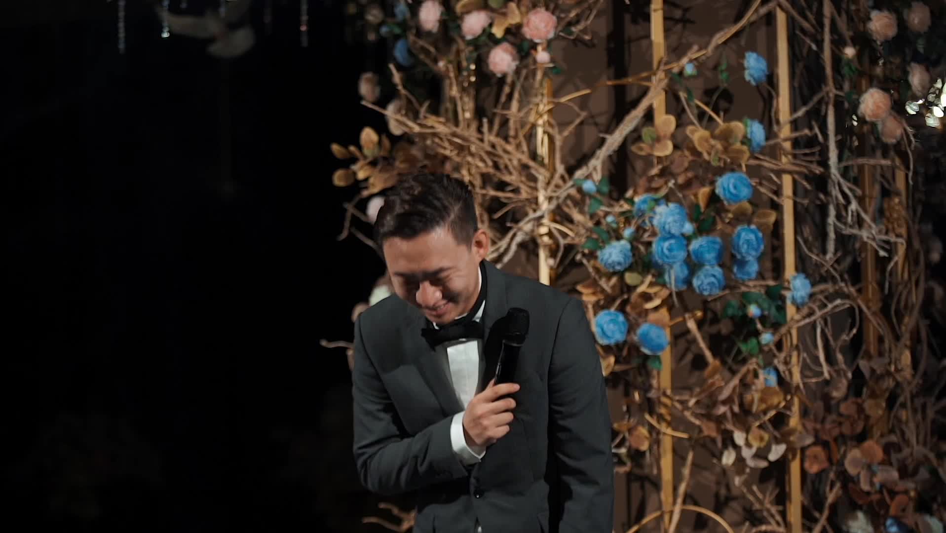 轻松幽默的室内仪式