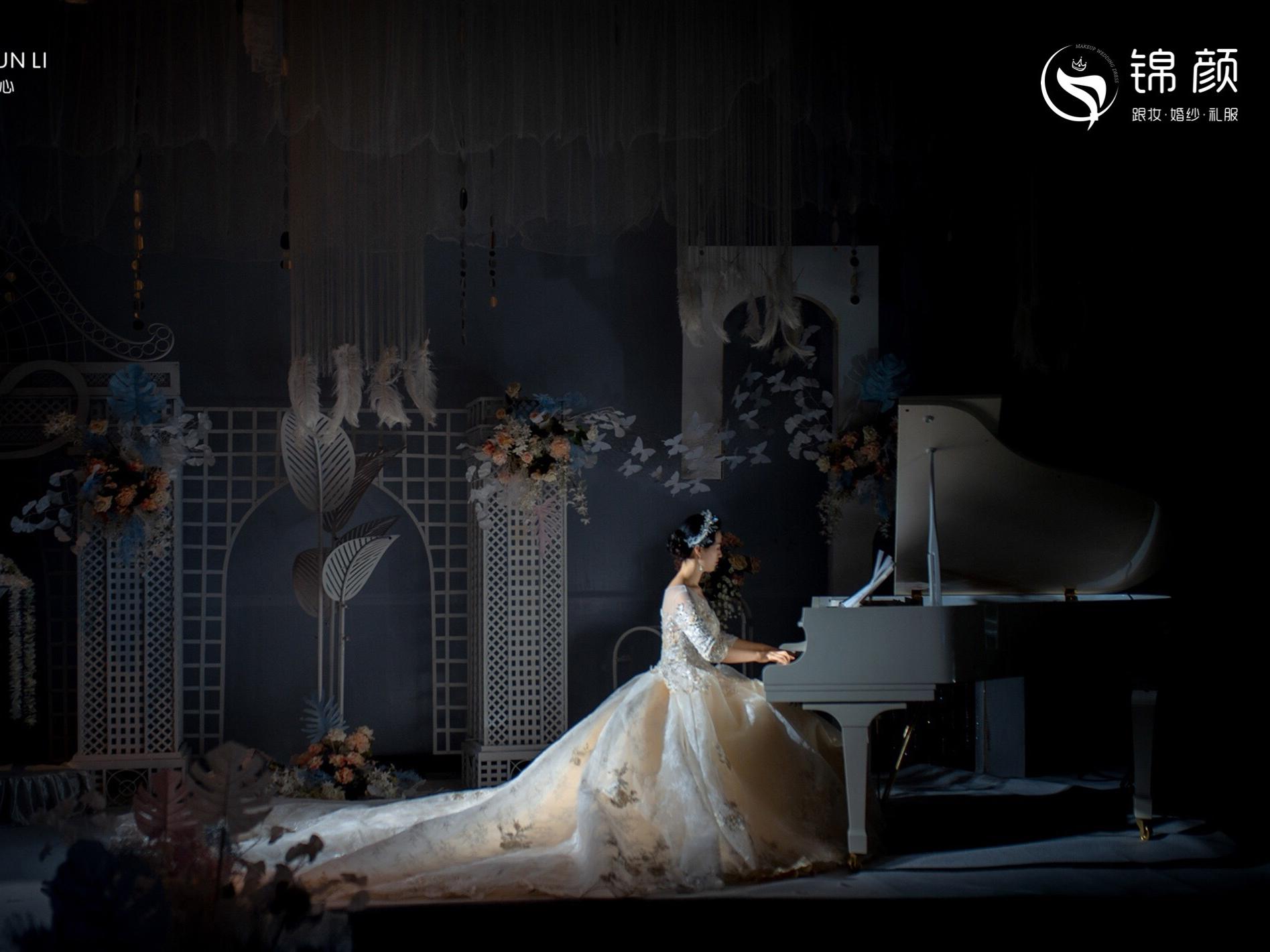 【品牌甄选 一站配齐】总监档全程跟妆/高定套系