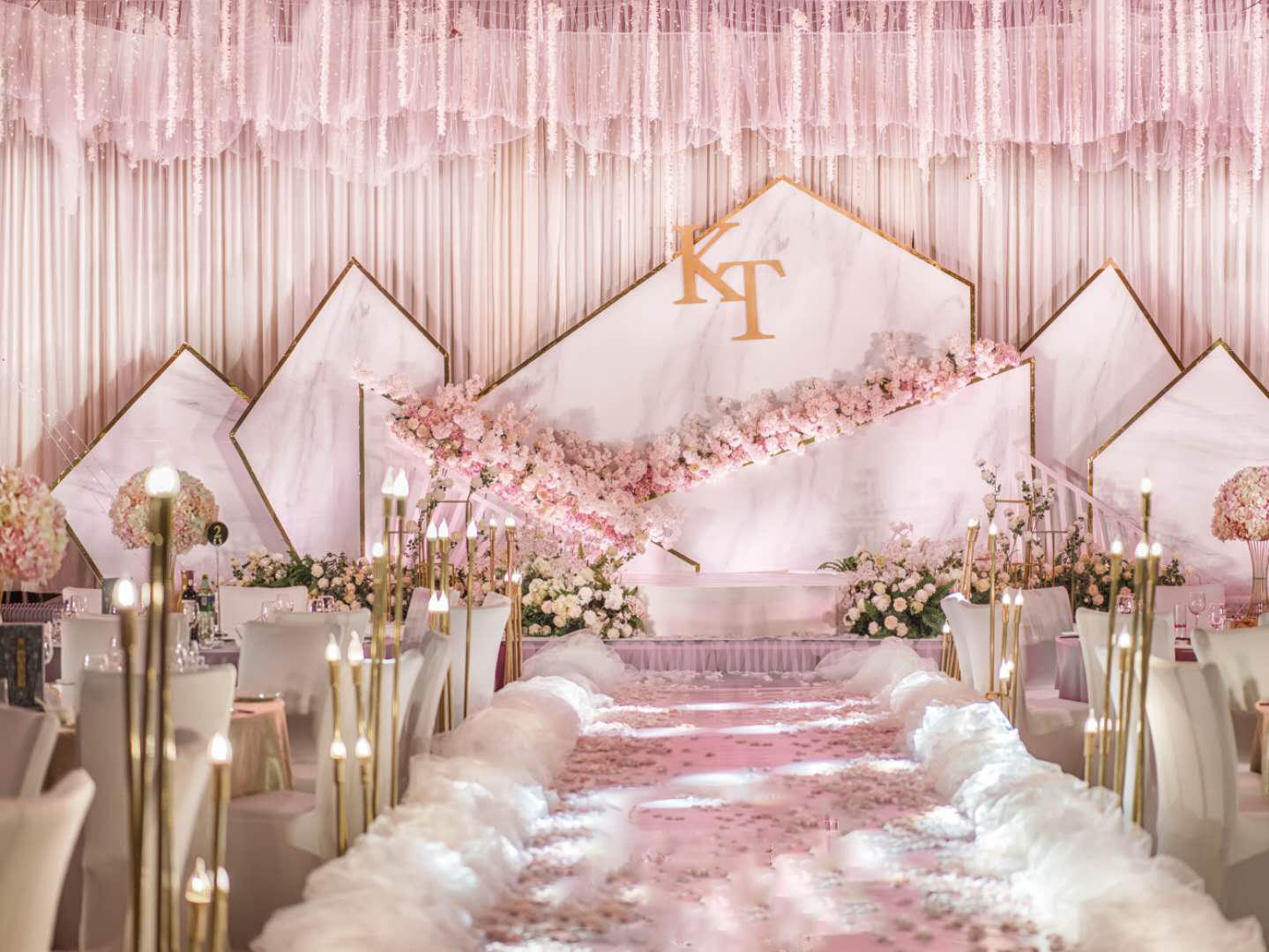 浅粉色ins风婚礼婚庆布置