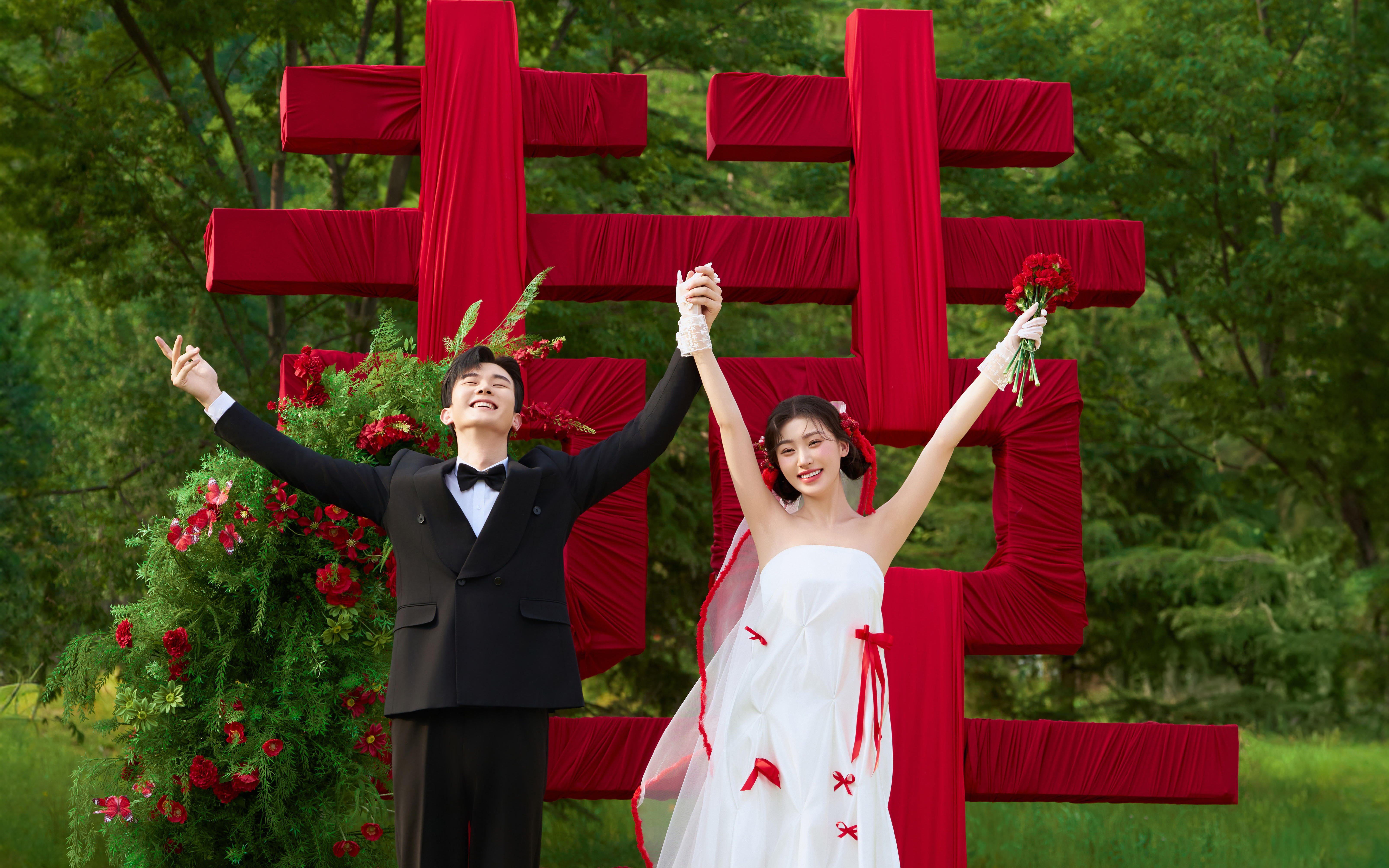 【喜嫁婚照】白纱拂过青草，快门锁住双向奔赴的余生