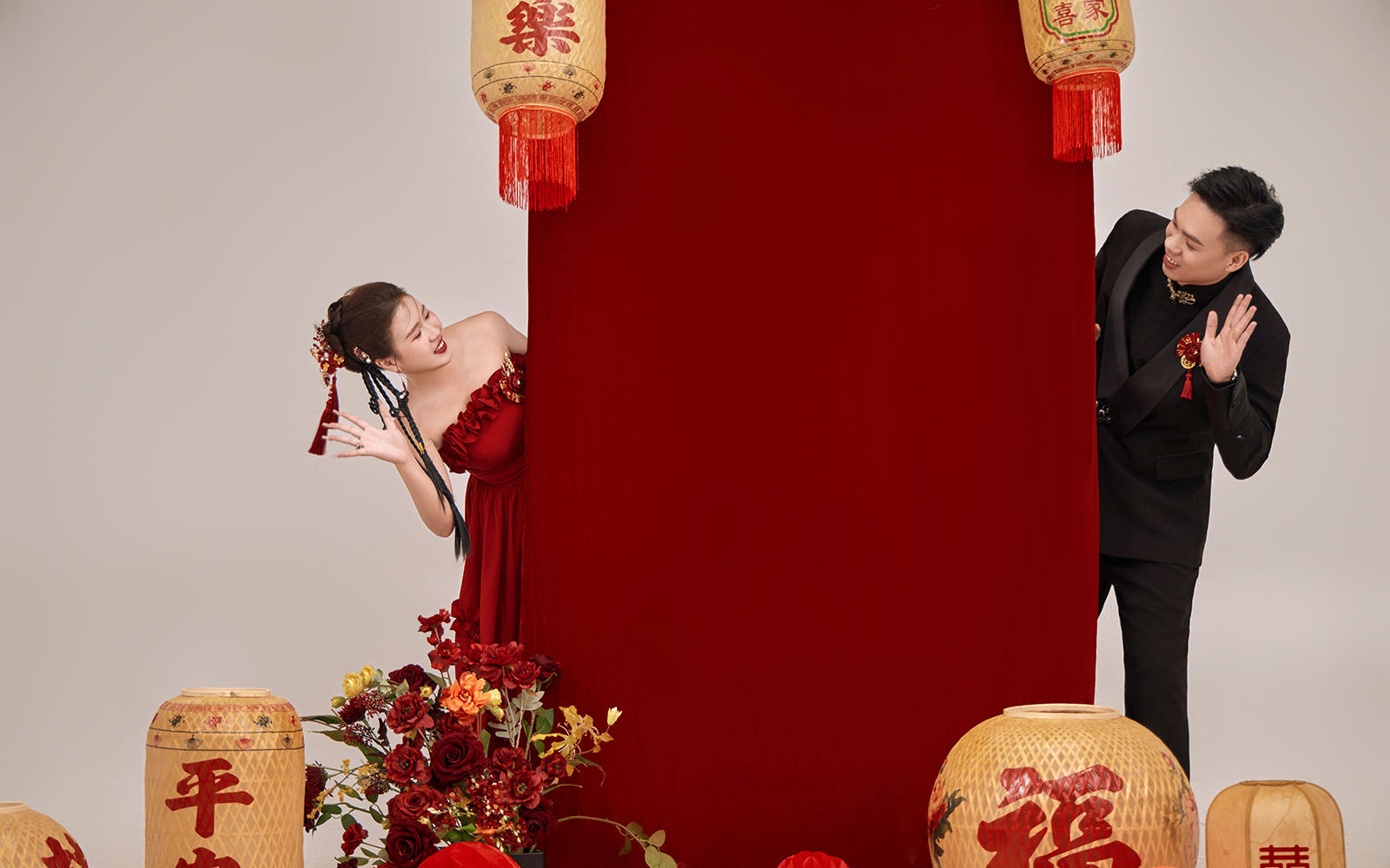 我也不想撒糖呀！可这是新中式喜嫁婚纱照呢