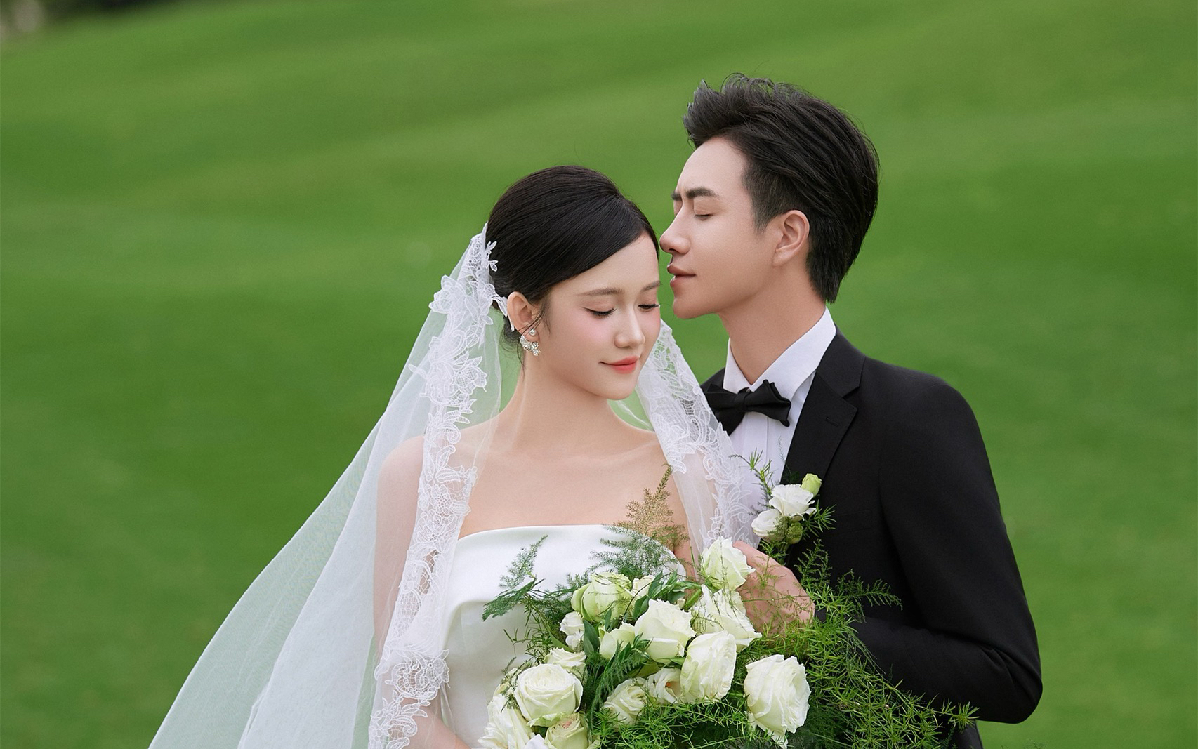 草坪婚纱照