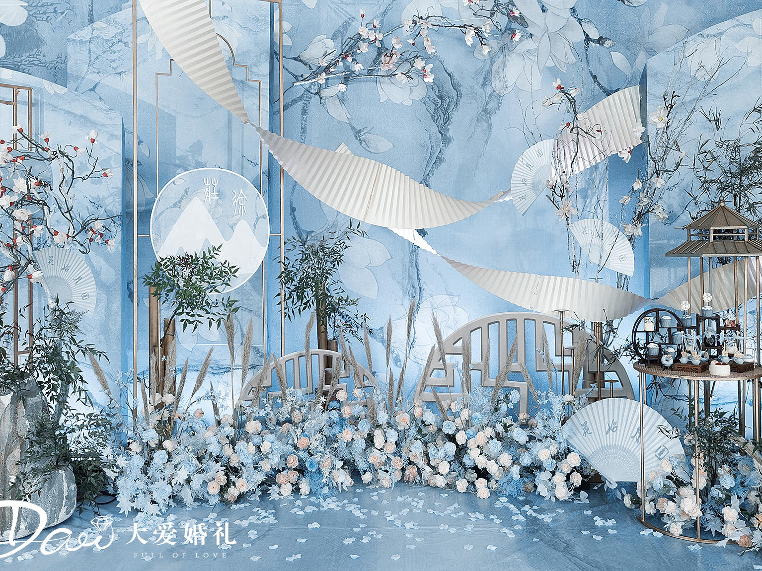  蓝色新中式浅木色基调 江南韵味