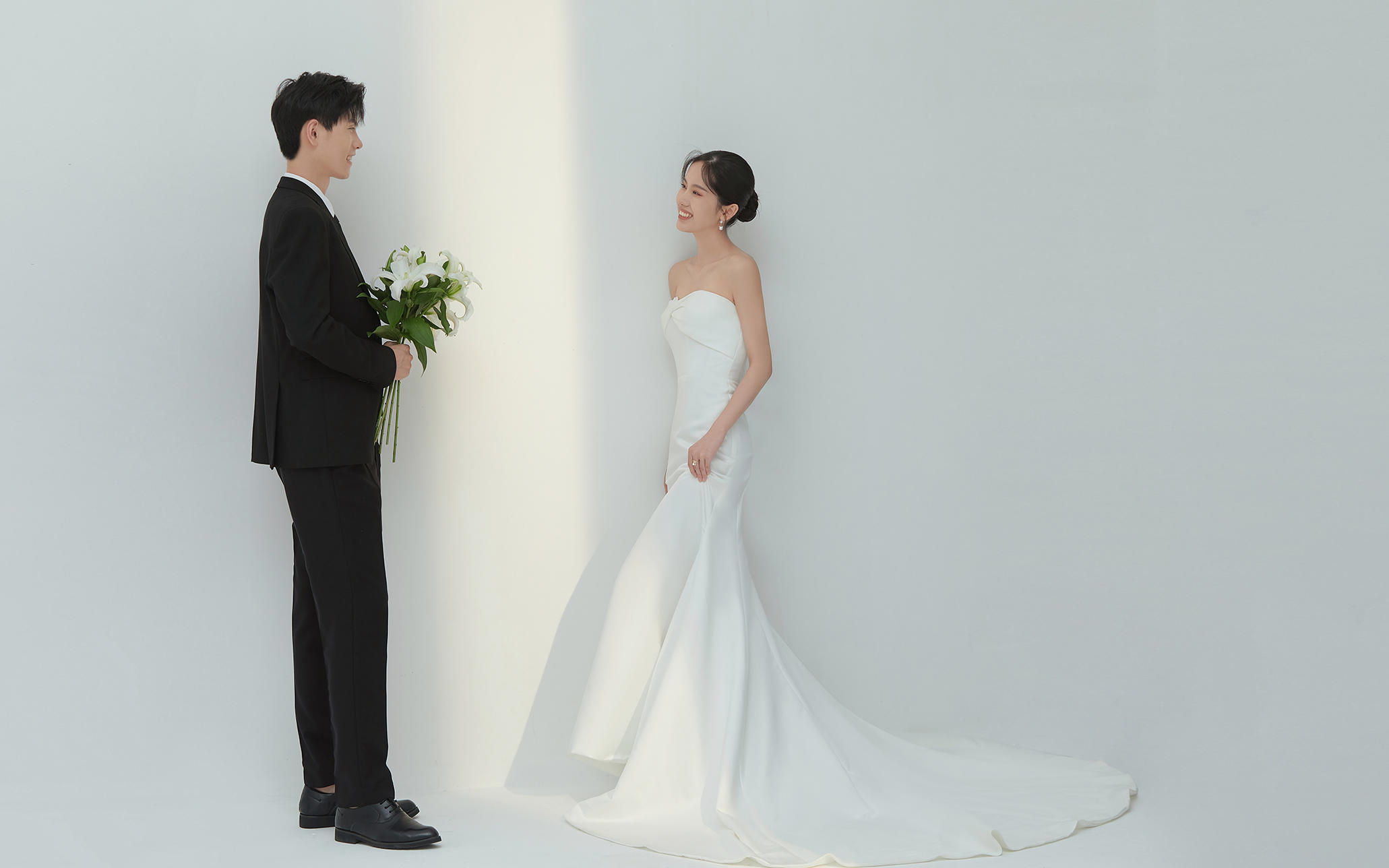 救命❗️❗️这组韩系光影婚纱照美到我反复舔屏