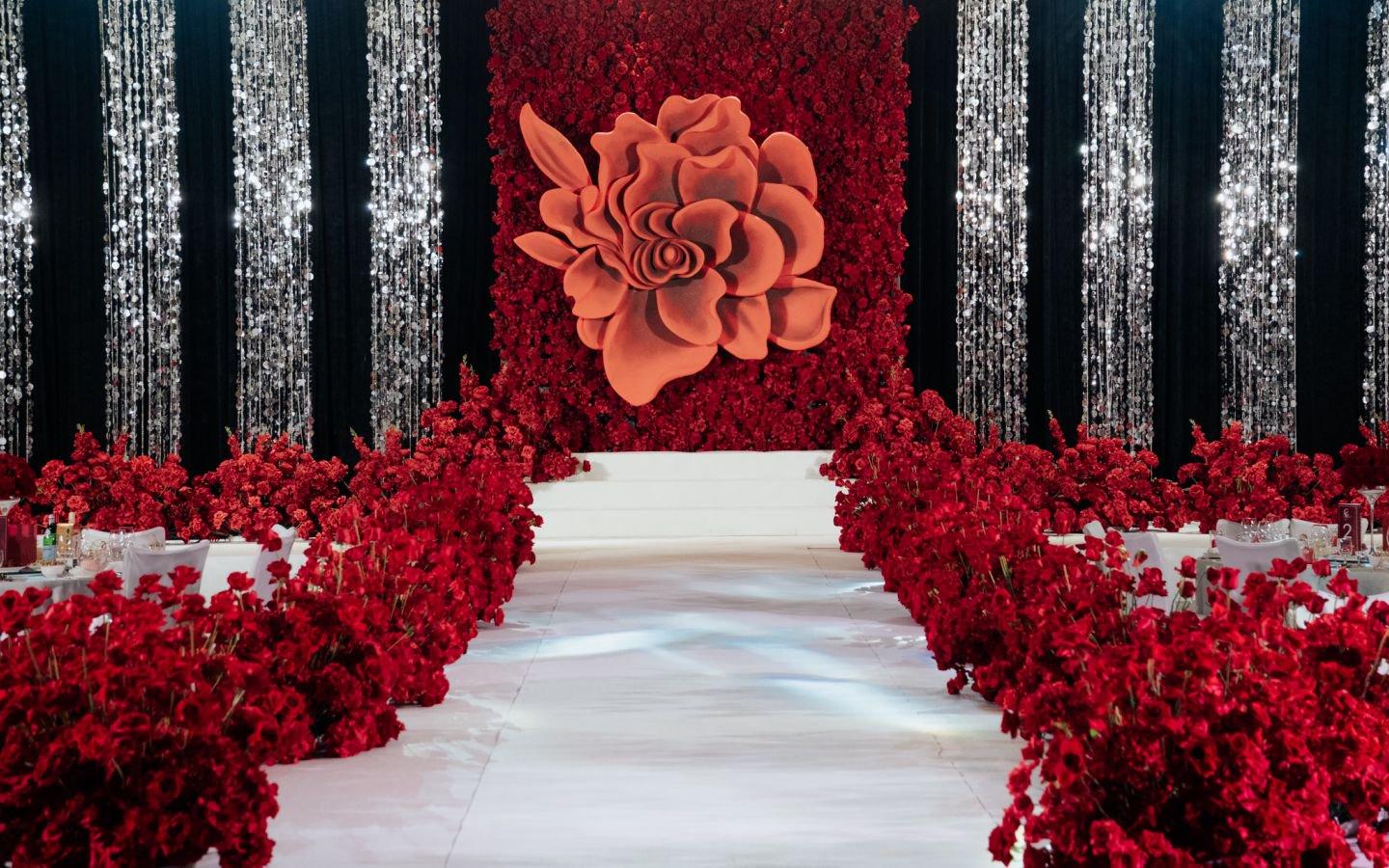 喜橙|红色玫瑰秀场风婚礼