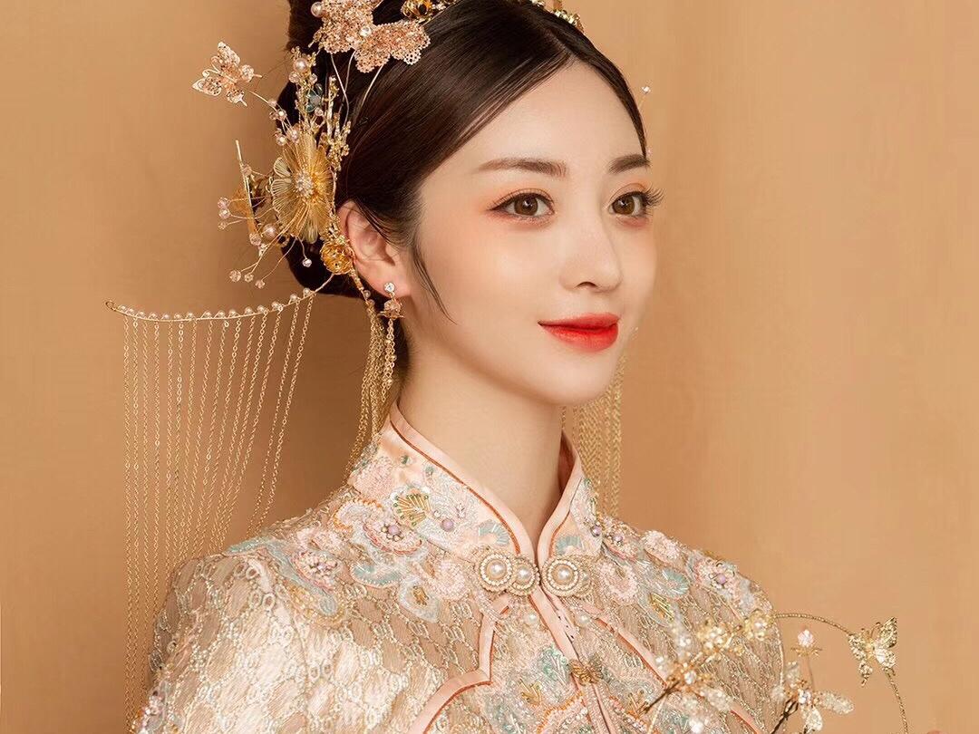 TT婚纱【跟妆+婚纱】超值套餐