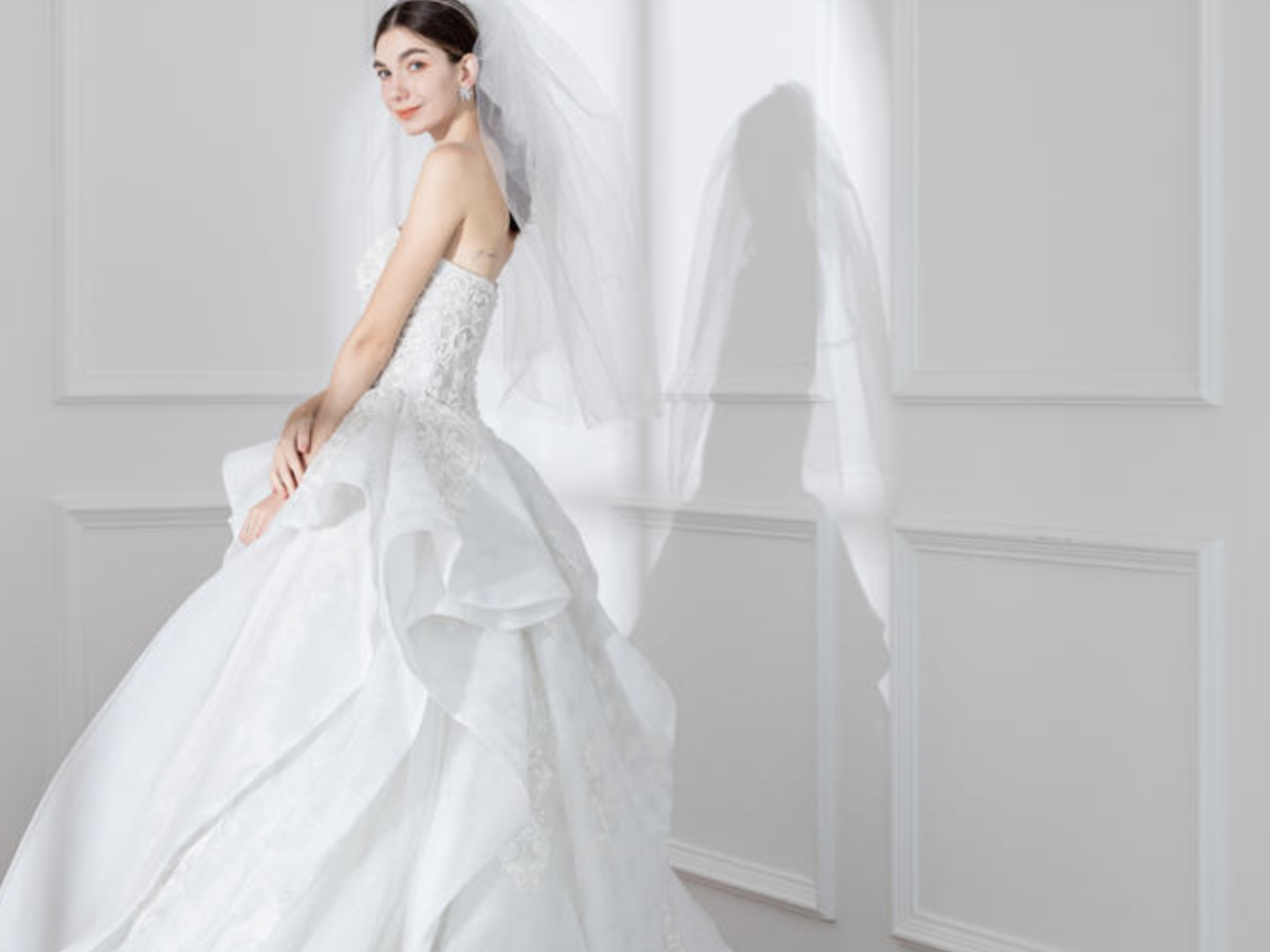 【简爱梦幻公主系列】定制婚纱+出阁服+敬酒+跟妆