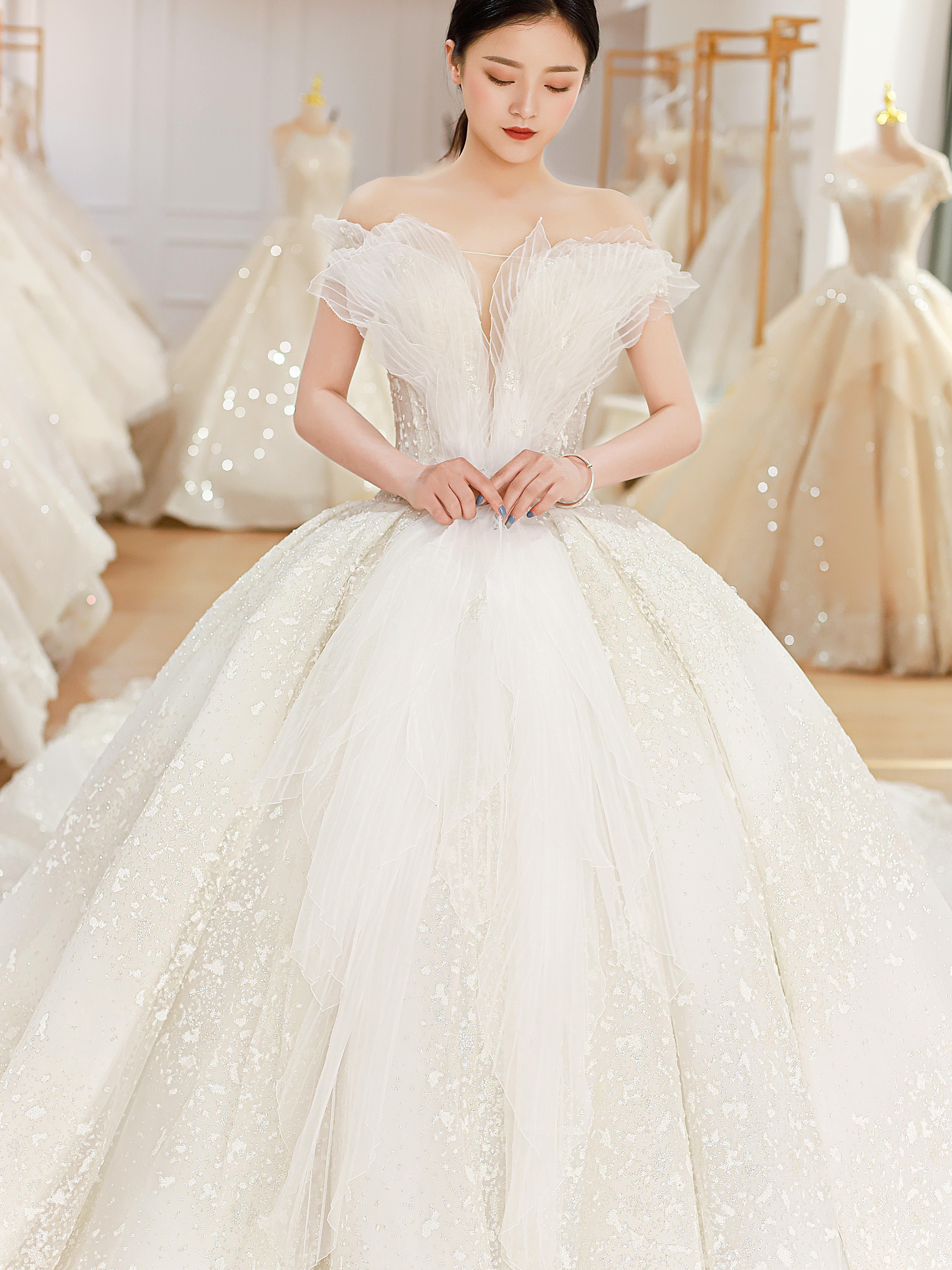 B区婚纱礼服跟妆三件套餐