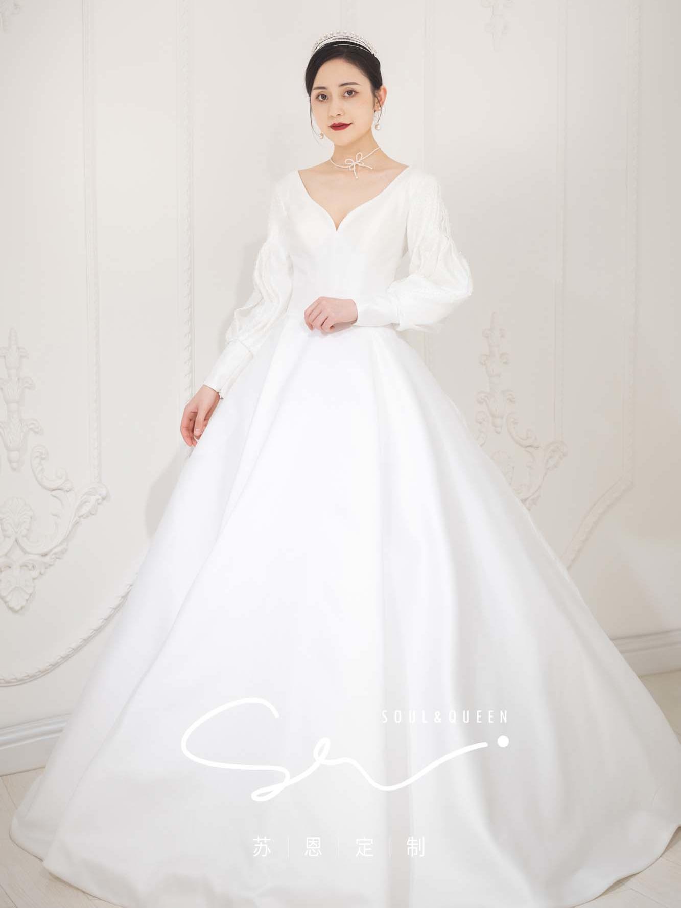【超值租赁推荐】2021气质缎面V领新娘婚纱