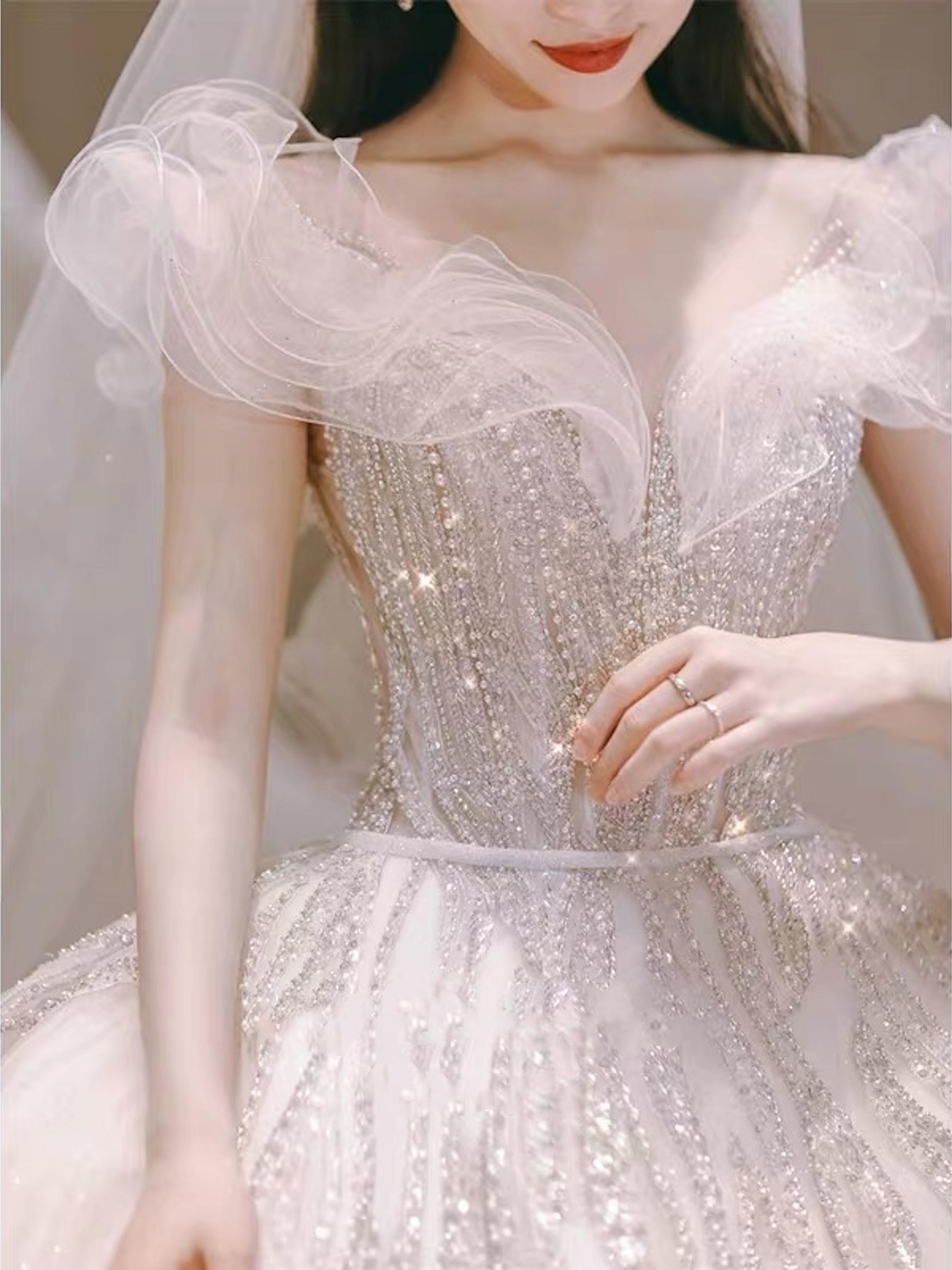 【人气推荐】高品质婚纱套系+赠送伴娘服