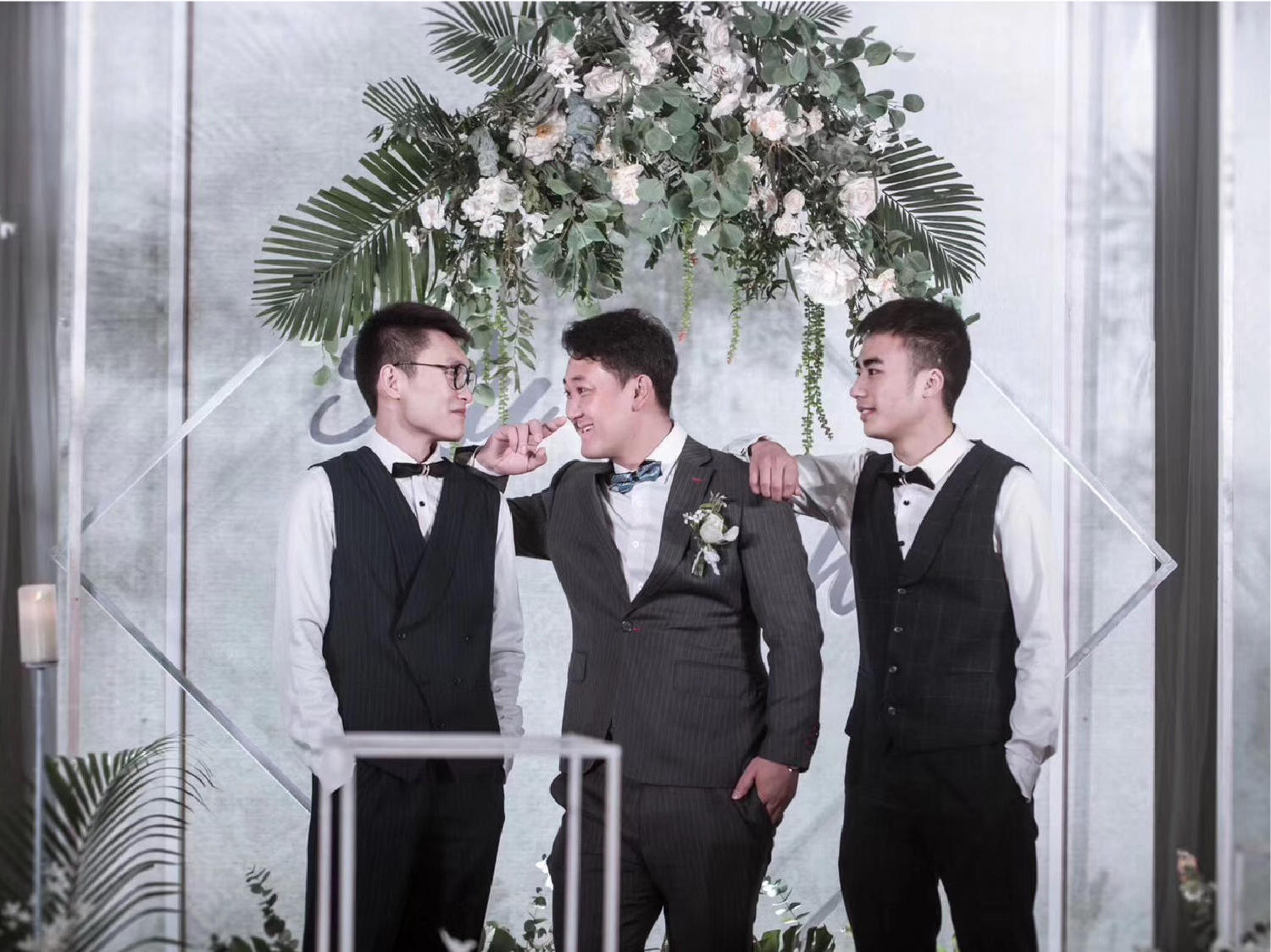 【港定制】新郎服+2伴郎服=880