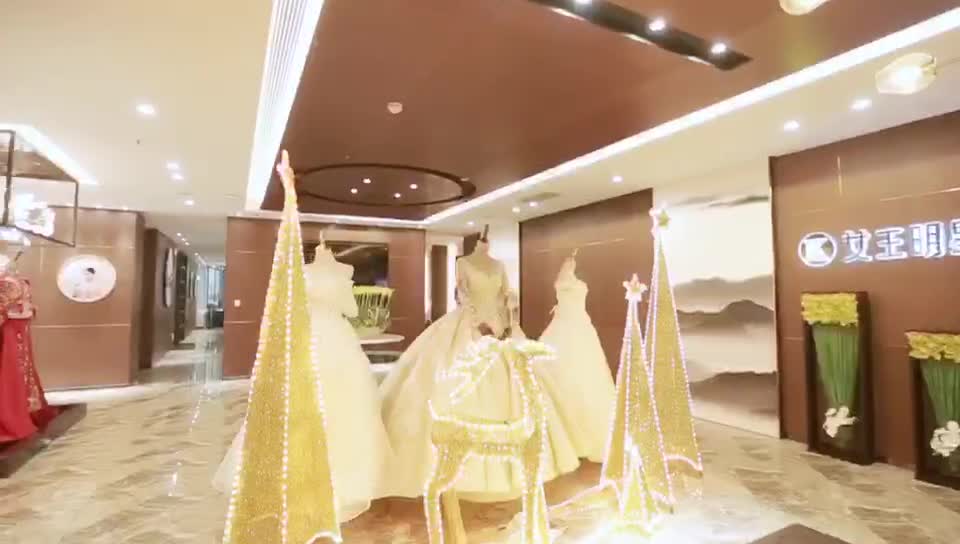 k女王拖尾主纱+出门纱+敬酒服+男装定制+跟妆