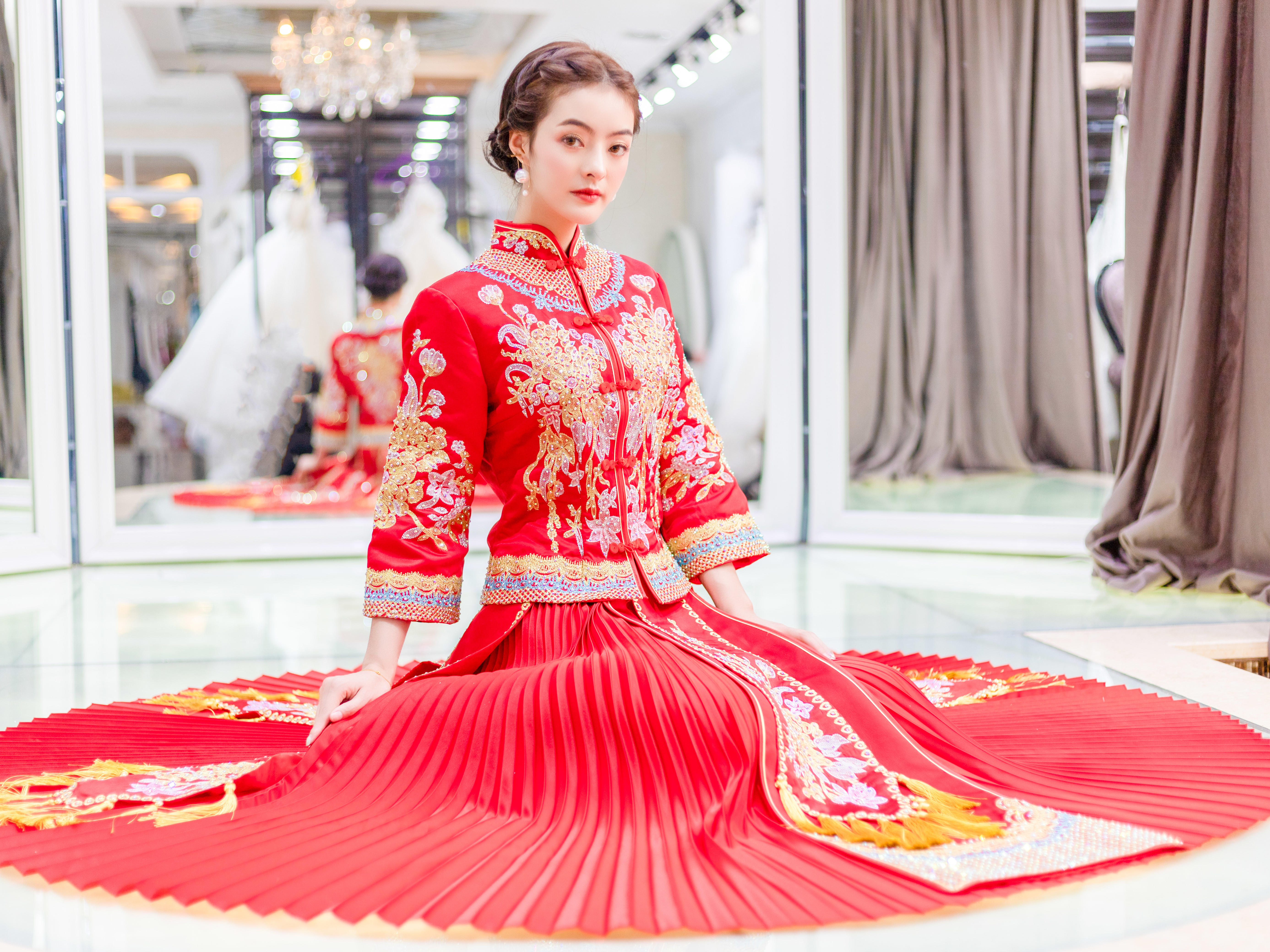 【品位婚纱】主纱+秀禾+敬酒服三件套租赁套餐