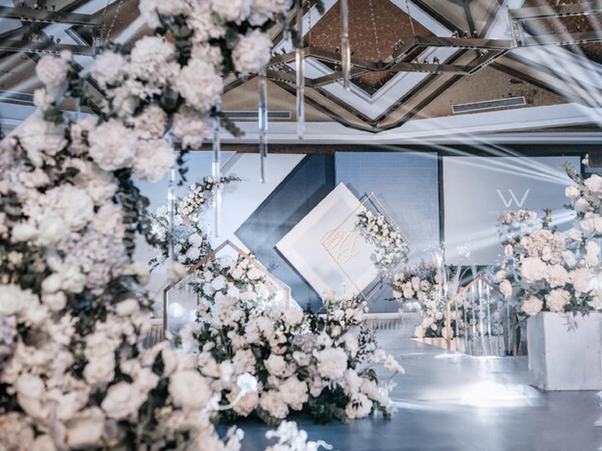 莫兰迪蓝色+全场花艺装饰