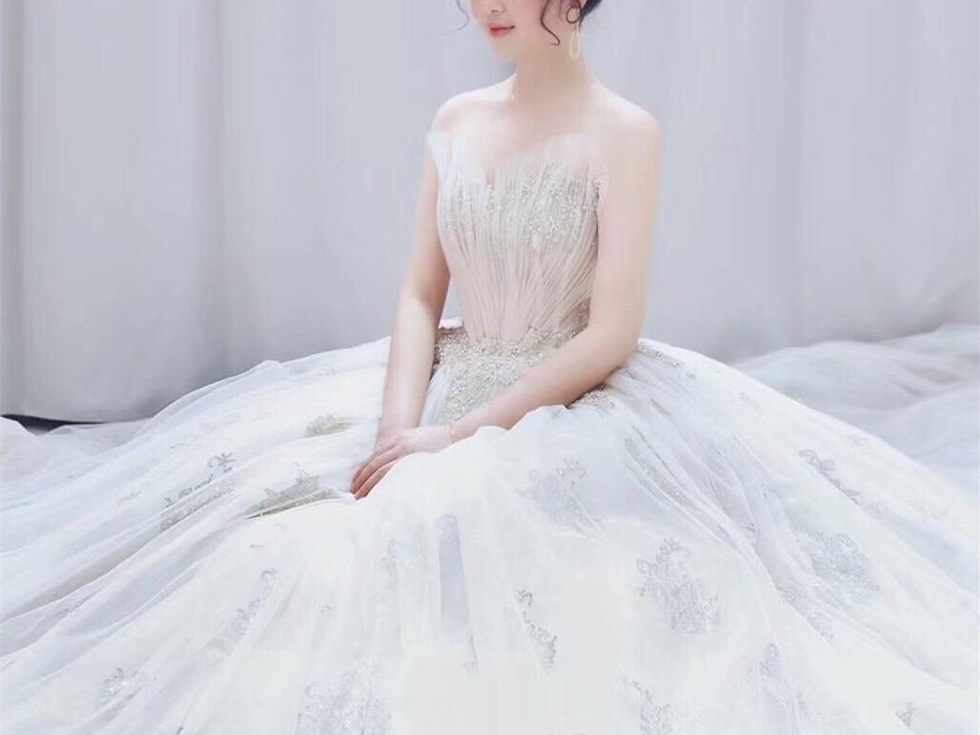 梦幻公主婚纱 礼服 出门纱三件套+跟妆