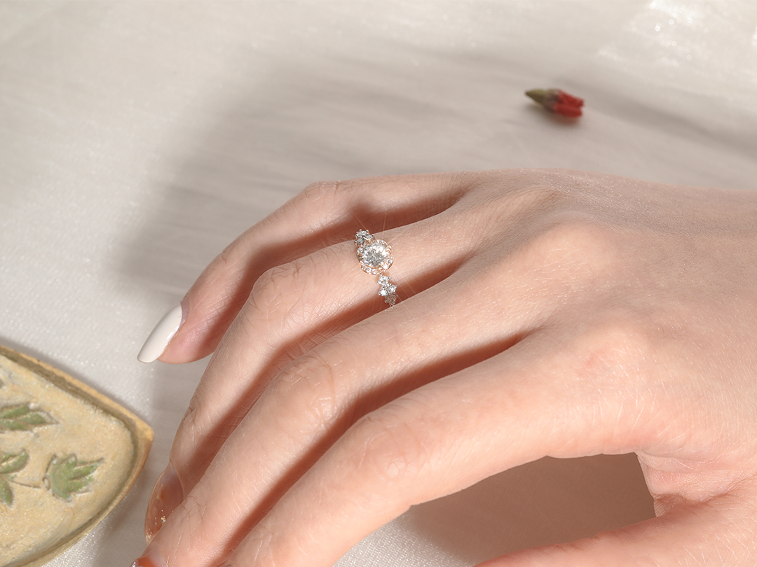 结婚钻戒定制网红热销款’刻度’求婚