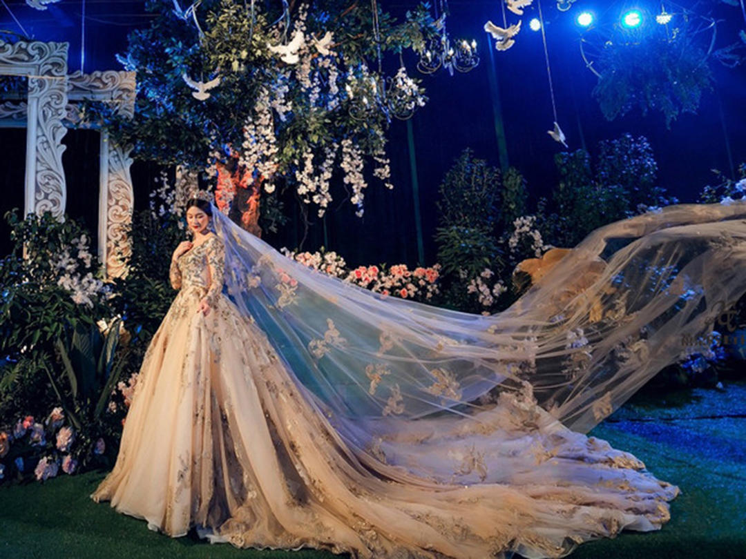 【明星同款】A级婚纱礼服+A级跟妆