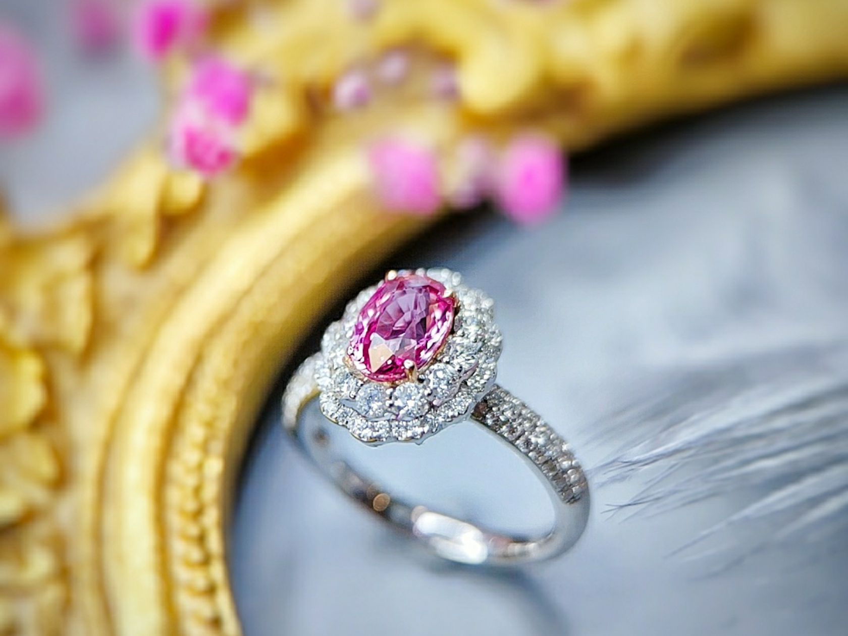 围镶钻石大美帕帕拉恰戒指