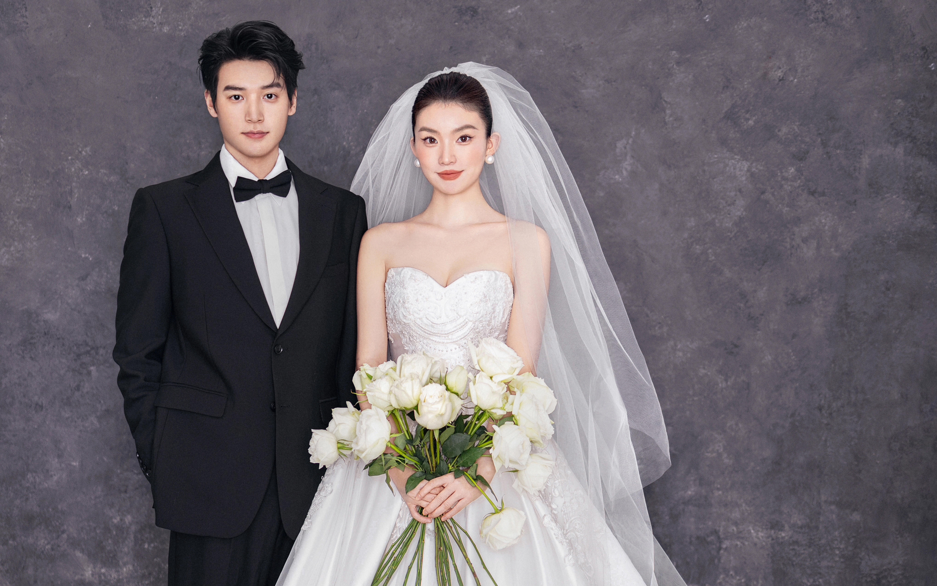 超美高級(jí)簡(jiǎn)約內(nèi)景婚紗照