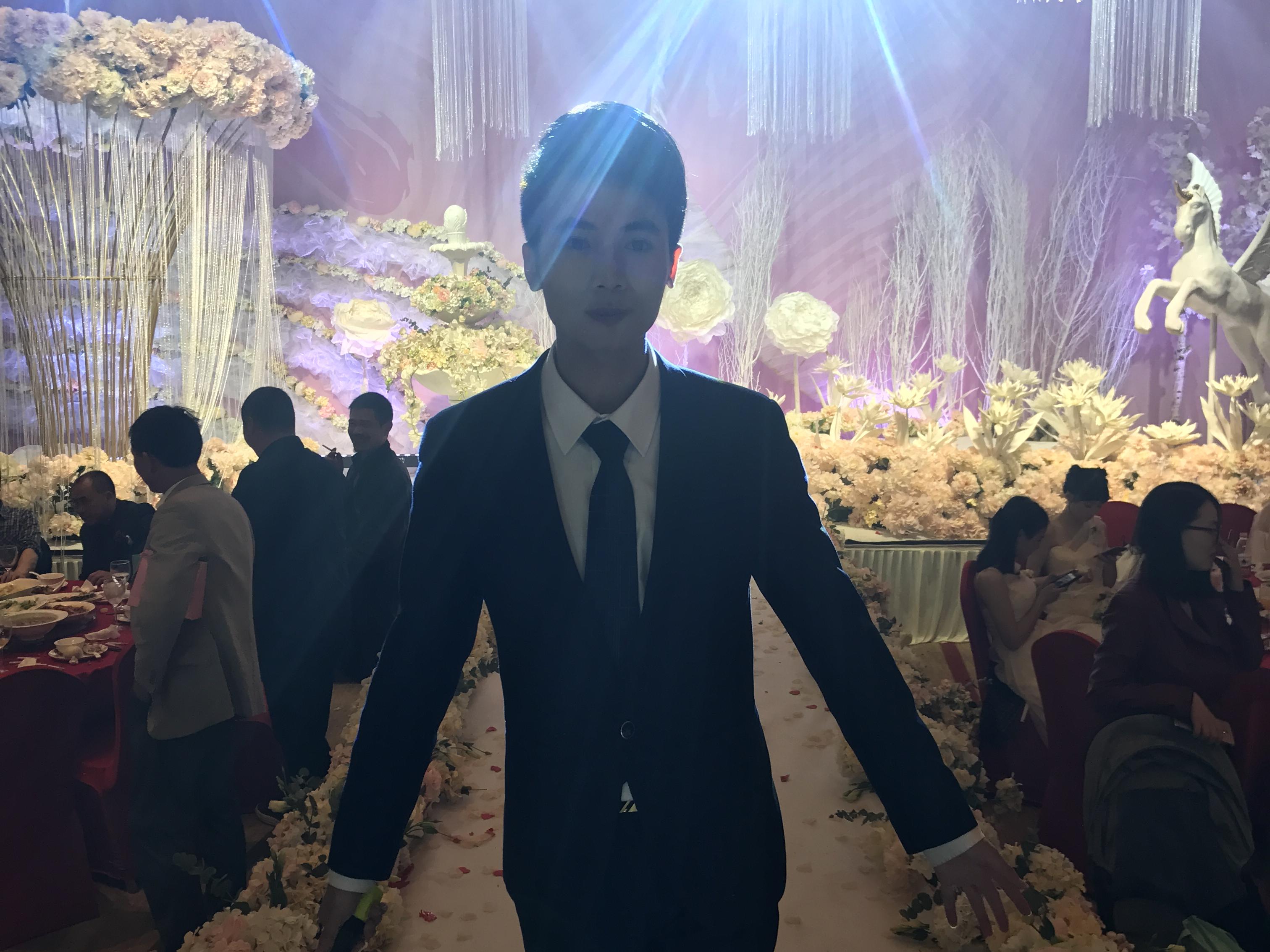 「超人气主持」婚礼主持+婚礼当天音响+婚礼大屏