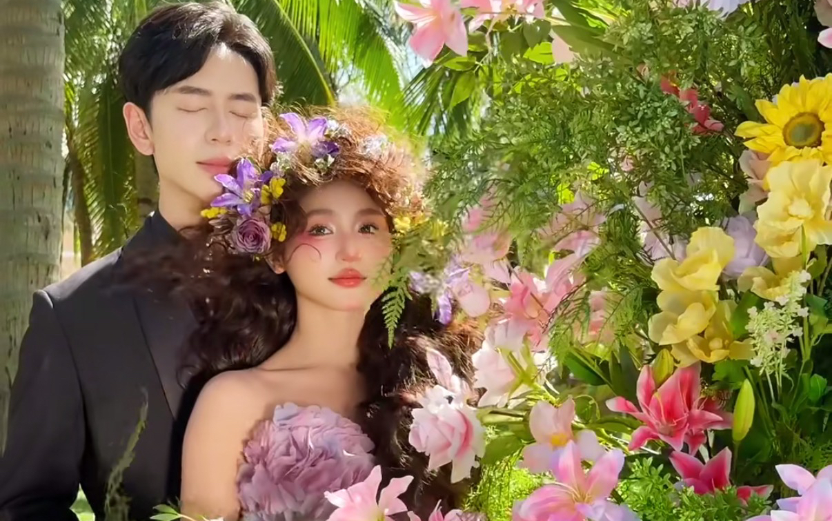 阳光椰林和沙滩，都超美的