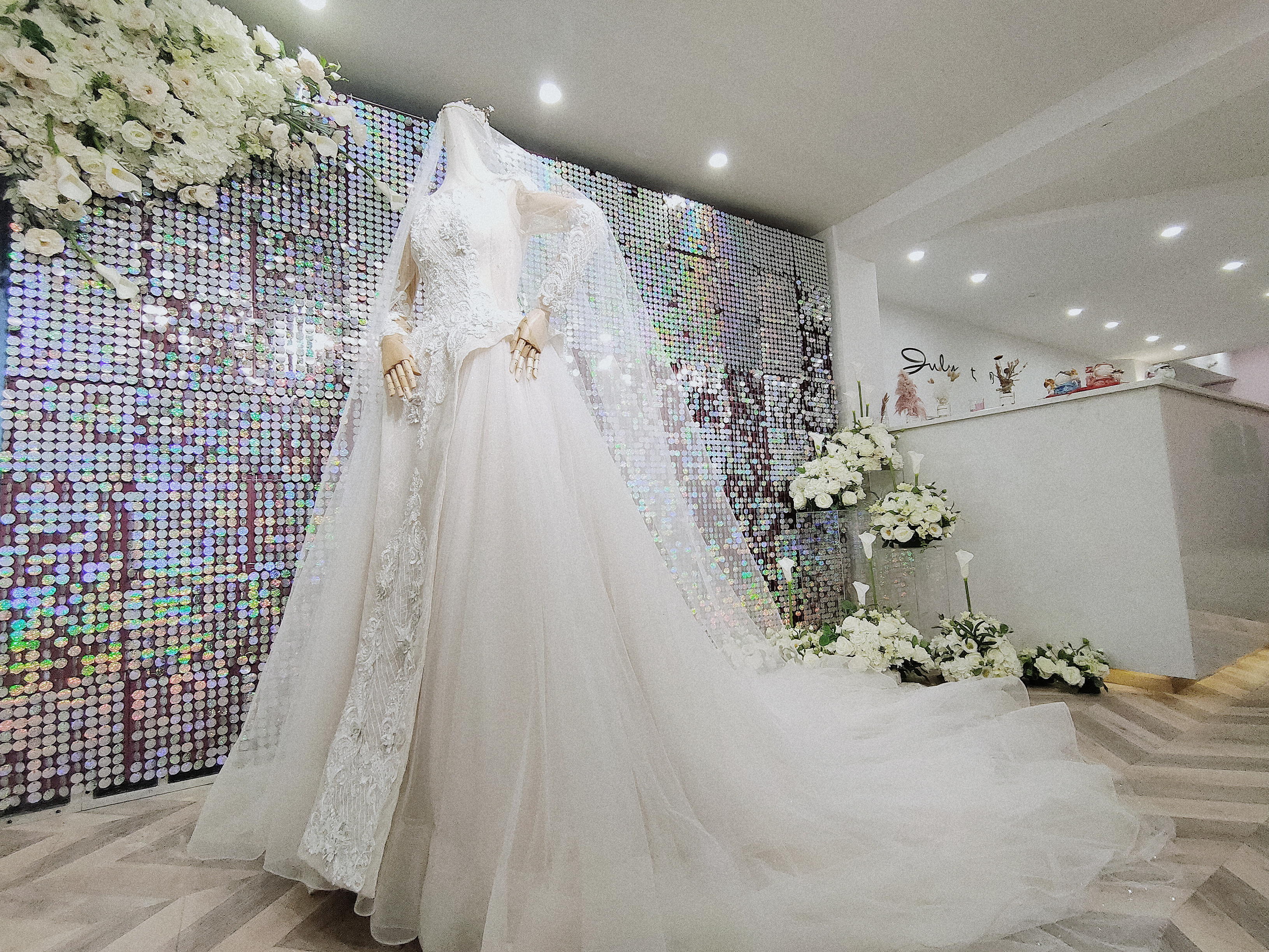 【轻奢高端】轻奢系列婚纱租赁3件套