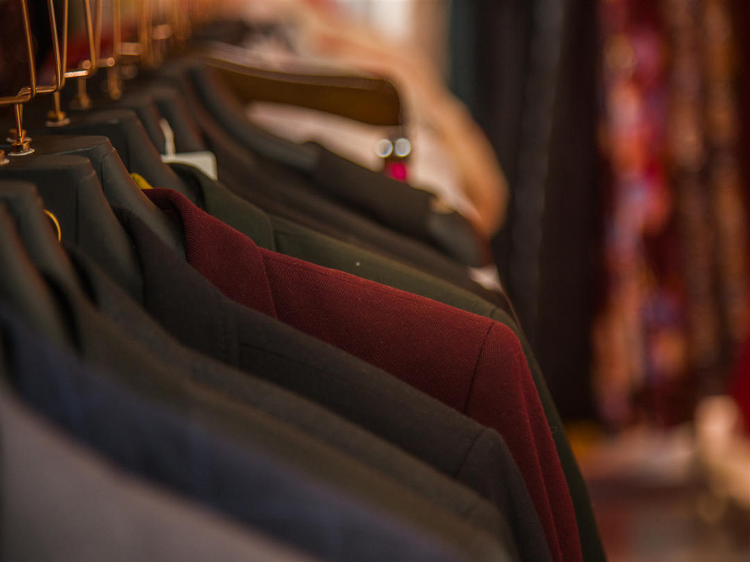 桂林【绚莉婚纱礼服】伴郎兄弟团西服租赁套餐