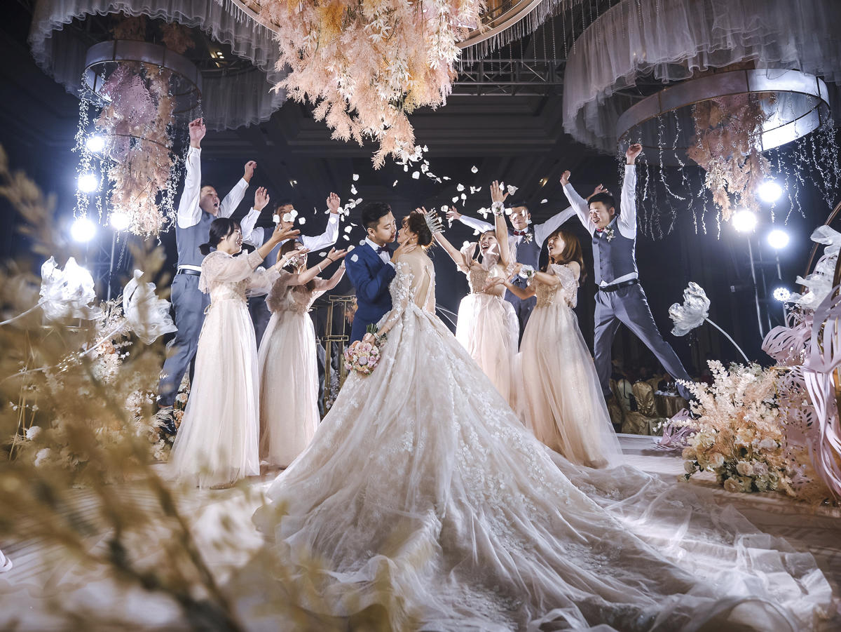 【欣薇婚纱】中式秀禾+主纱+敬酒服+免租伴娘服