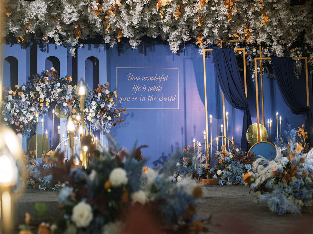 迷之出品—莫兰迪蓝撞色系+芦苇灯装饰