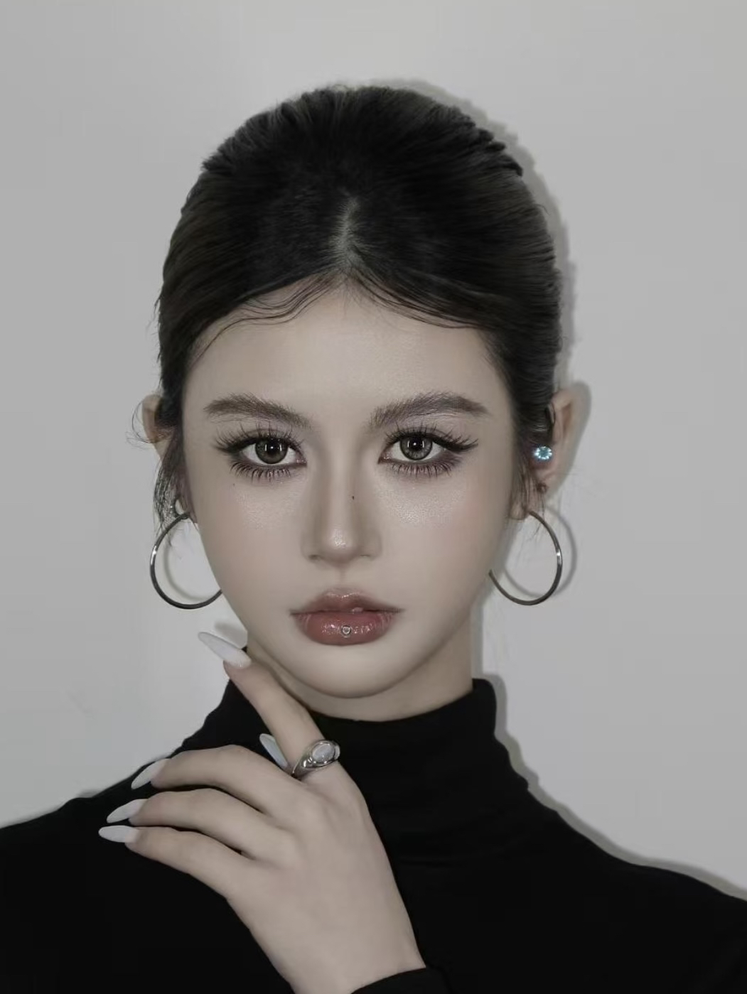 飒气御姐风妆容