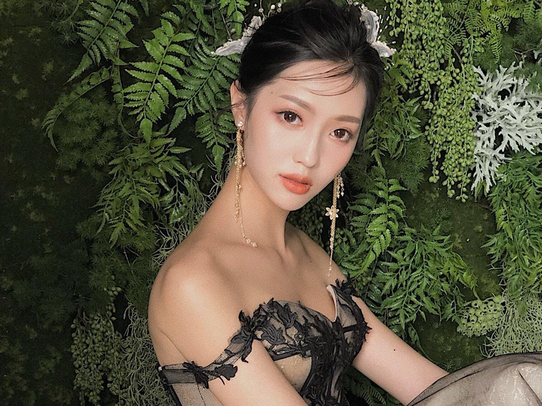 总监化妆师早上到晚宴全天新娘跟妆+妈妈伴娘妆