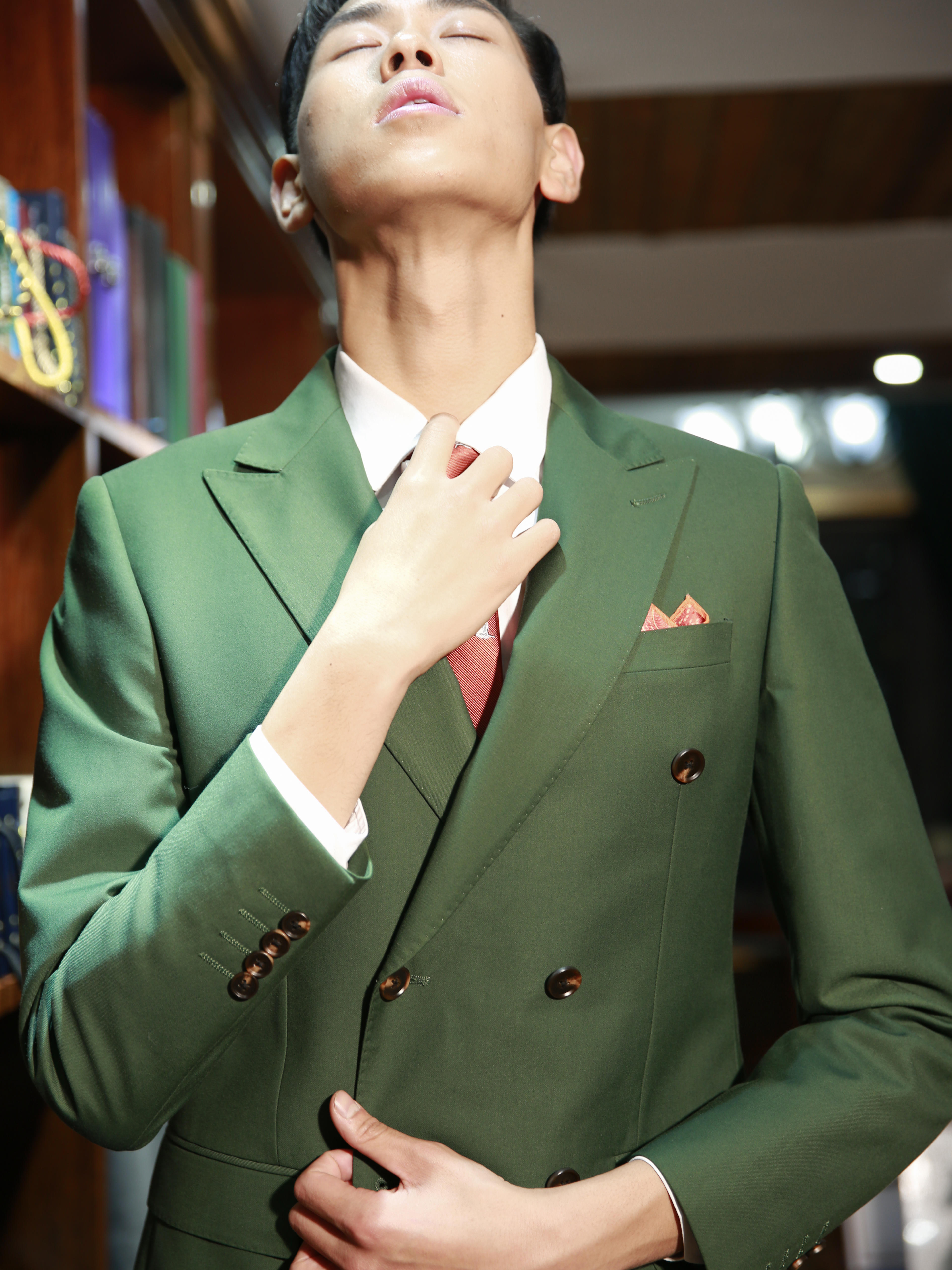 2020时装周复古双排扣纯绿色十件套